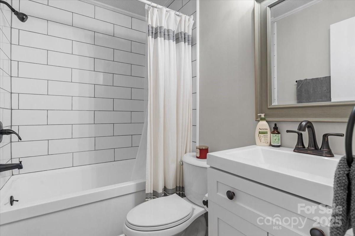 958 Sherwood Circle Property Photo 18