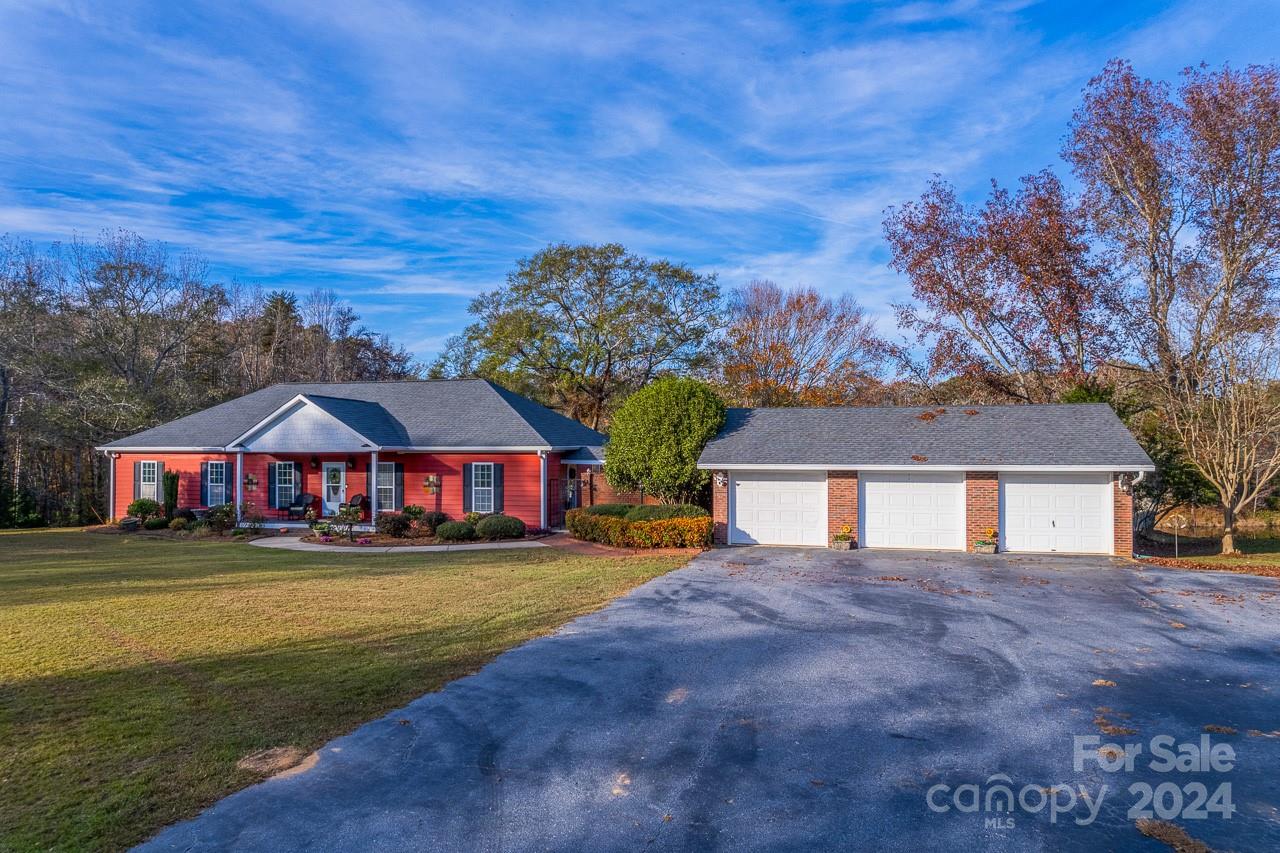 4211 Jonesville Lockhart Highway Property Photo 2