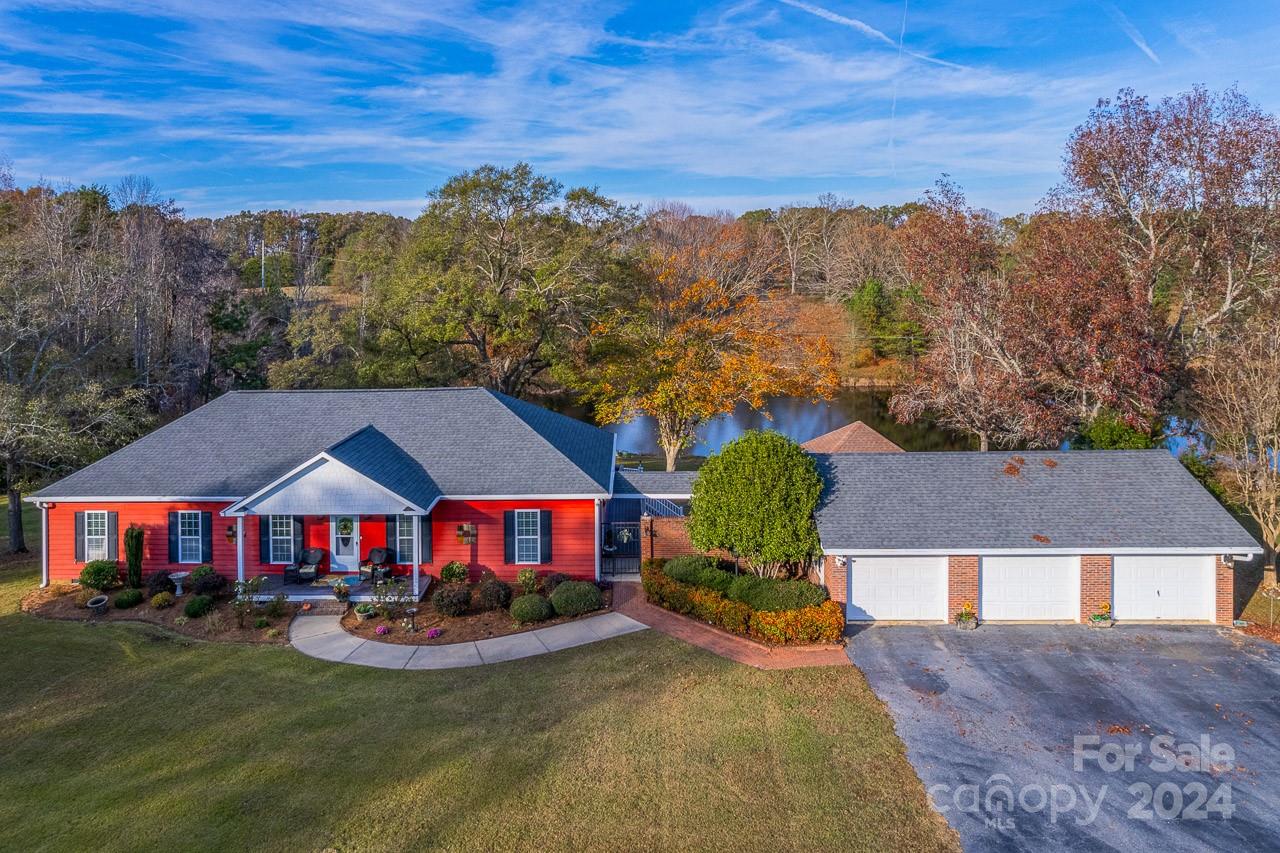 4211 Jonesville Lockhart Highway Property Photo 3
