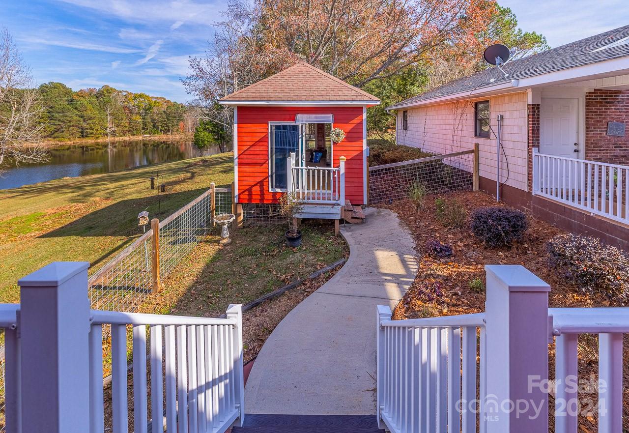 4211 Jonesville Lockhart Highway Property Photo 11