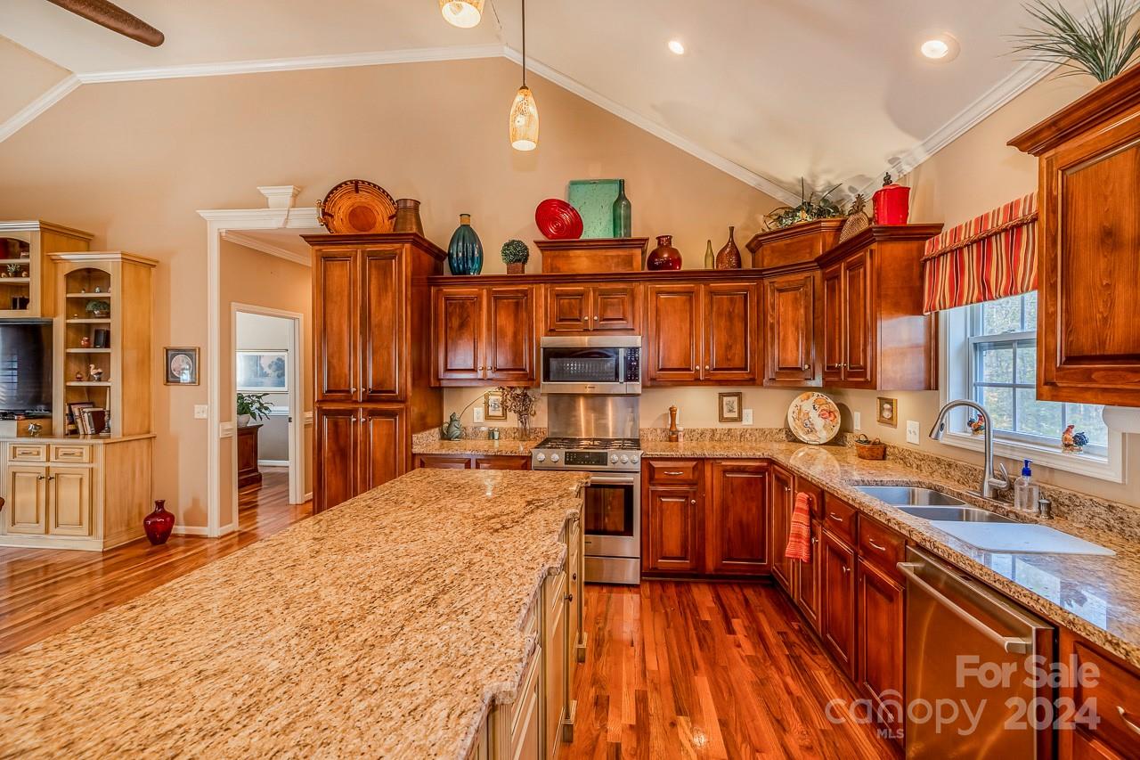4211 Jonesville Lockhart Highway Property Photo 23