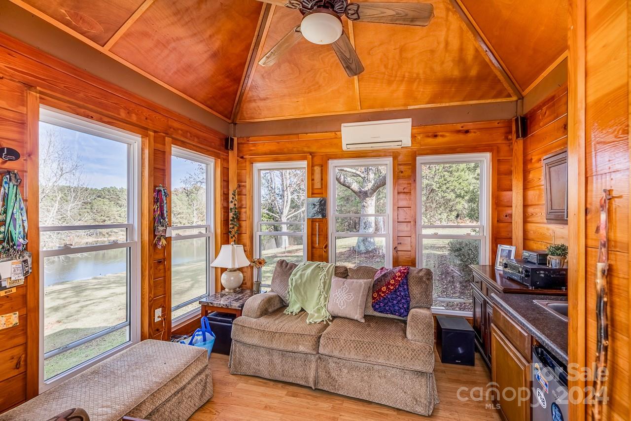 4211 Jonesville Lockhart Highway Property Photo 40