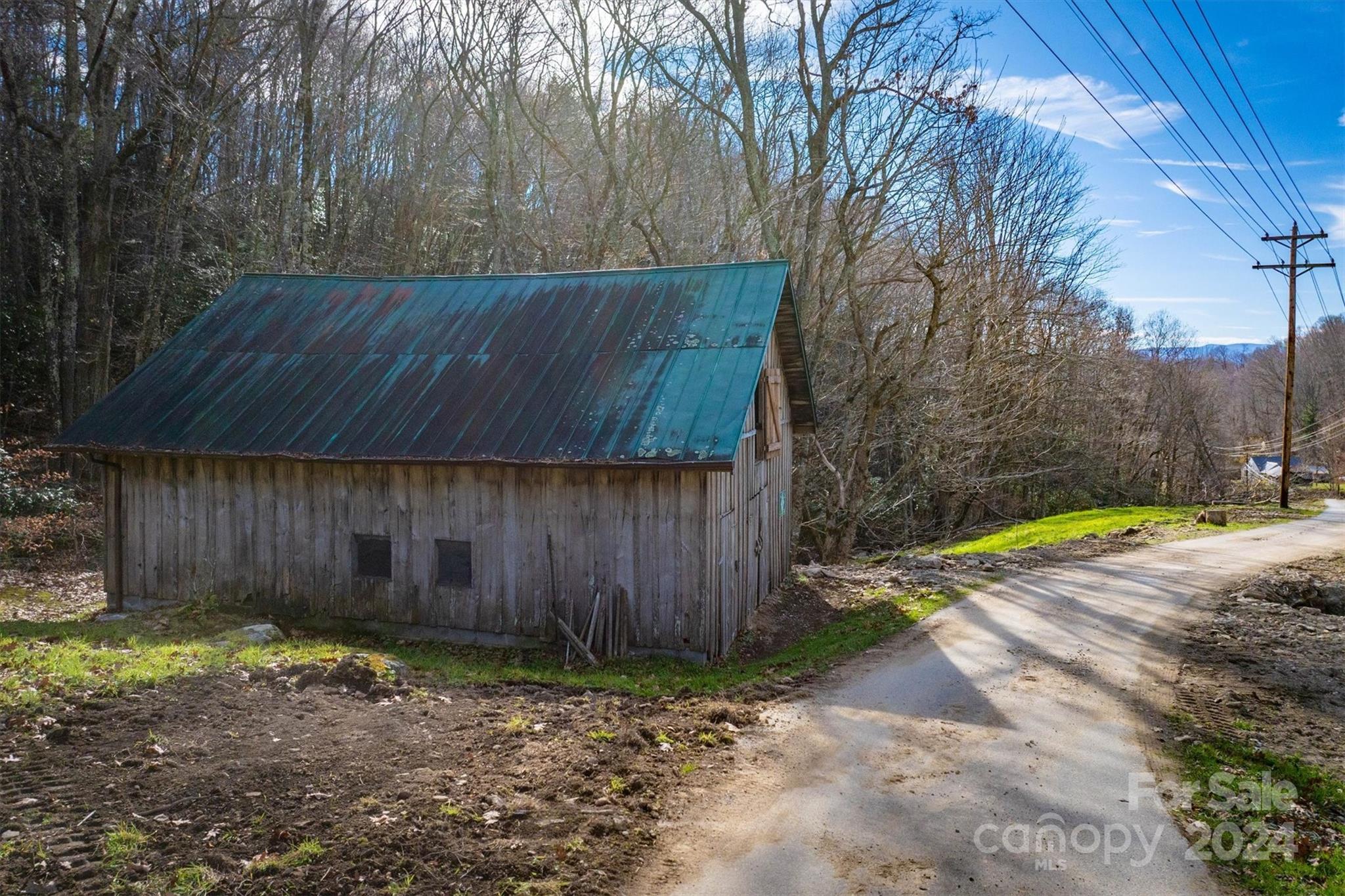 344 & 348 Tumbling Brook Drive Property Photo 11