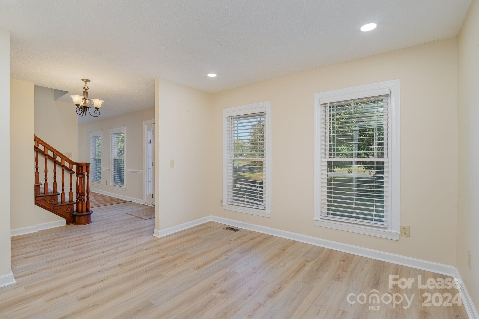 8519 Middleton Circle Property Photo 2