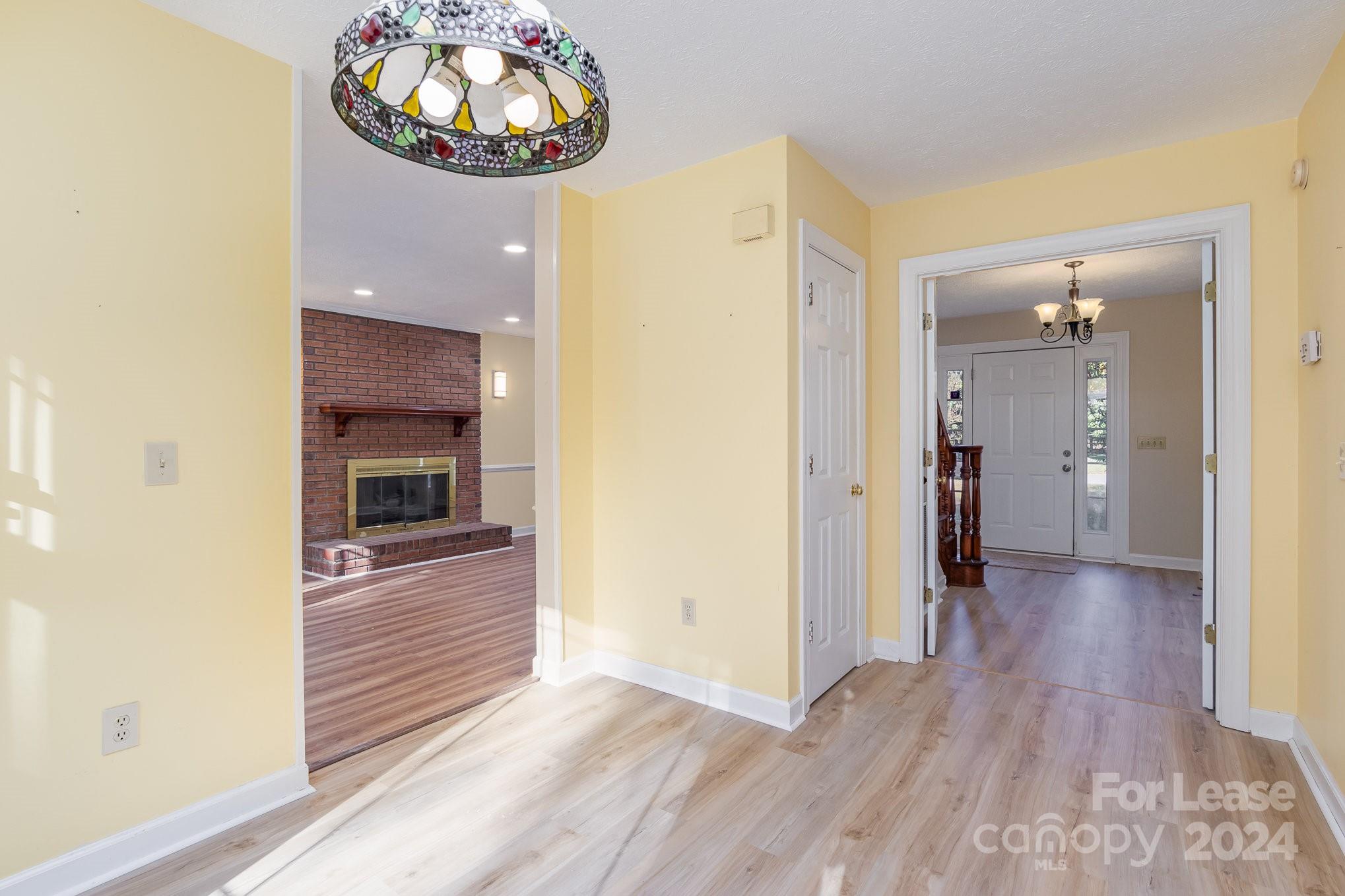 8519 Middleton Circle Property Photo 4