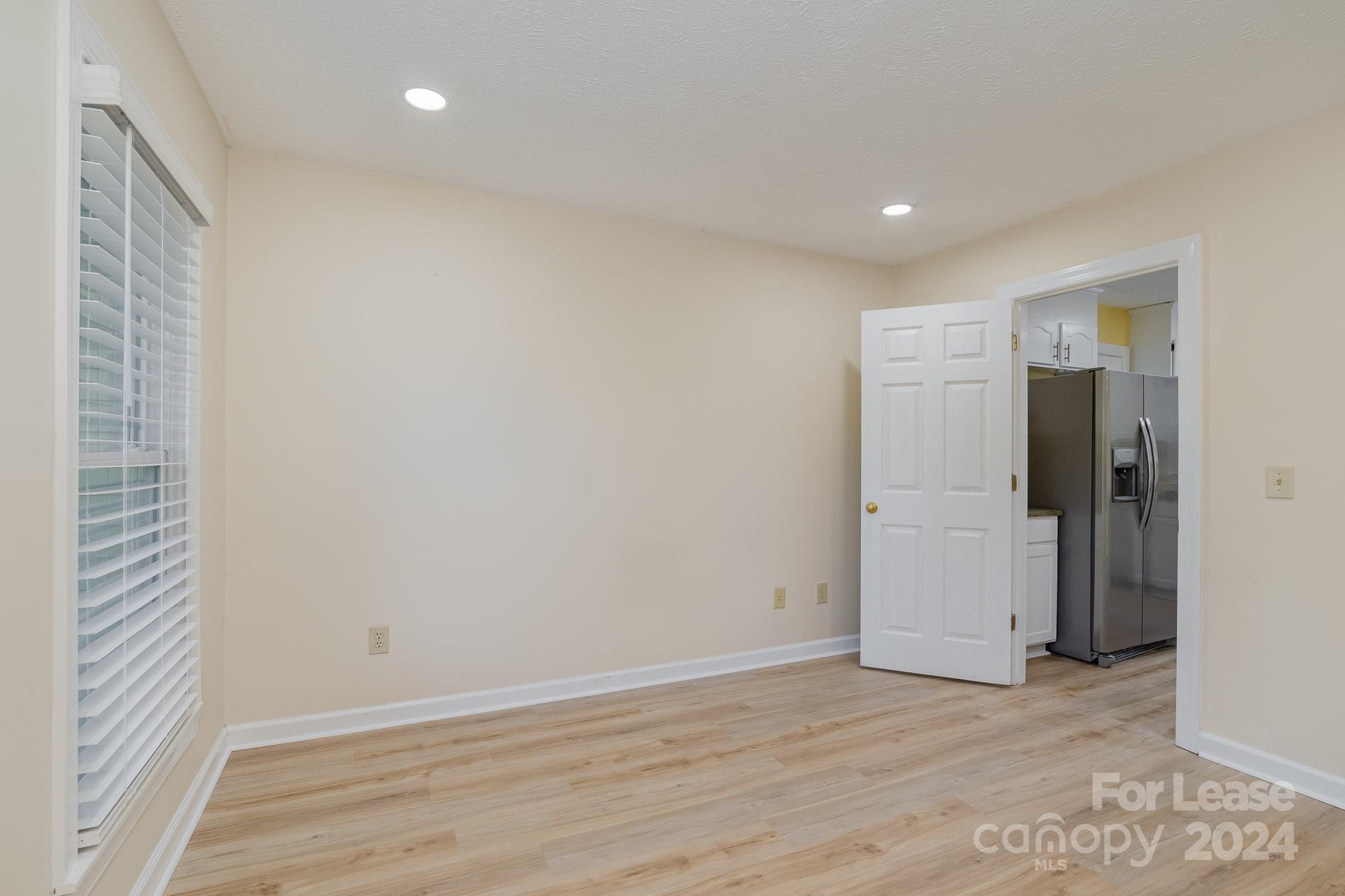 8519 Middleton Circle Property Photo 5