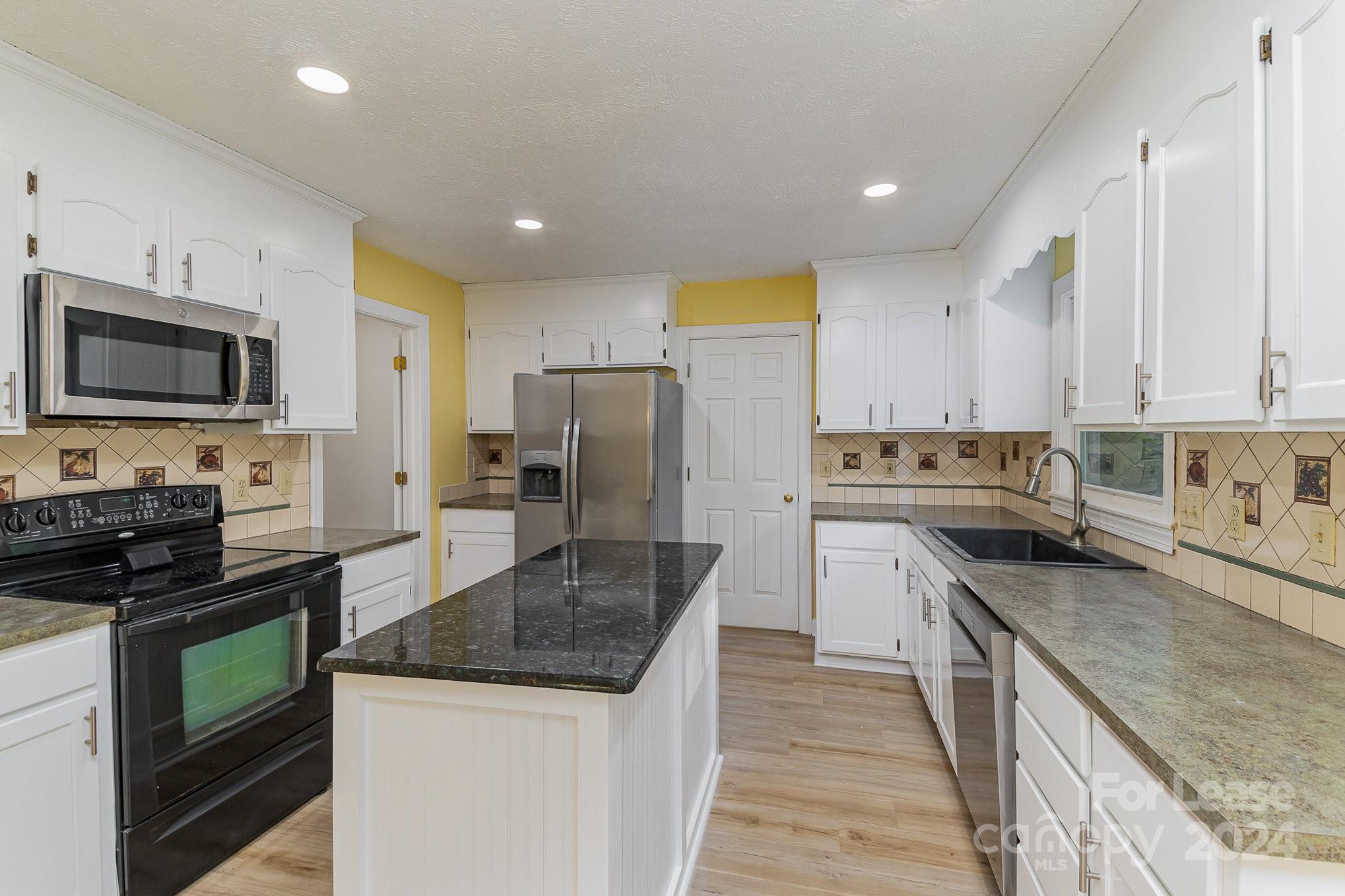 8519 Middleton Circle Property Photo 10