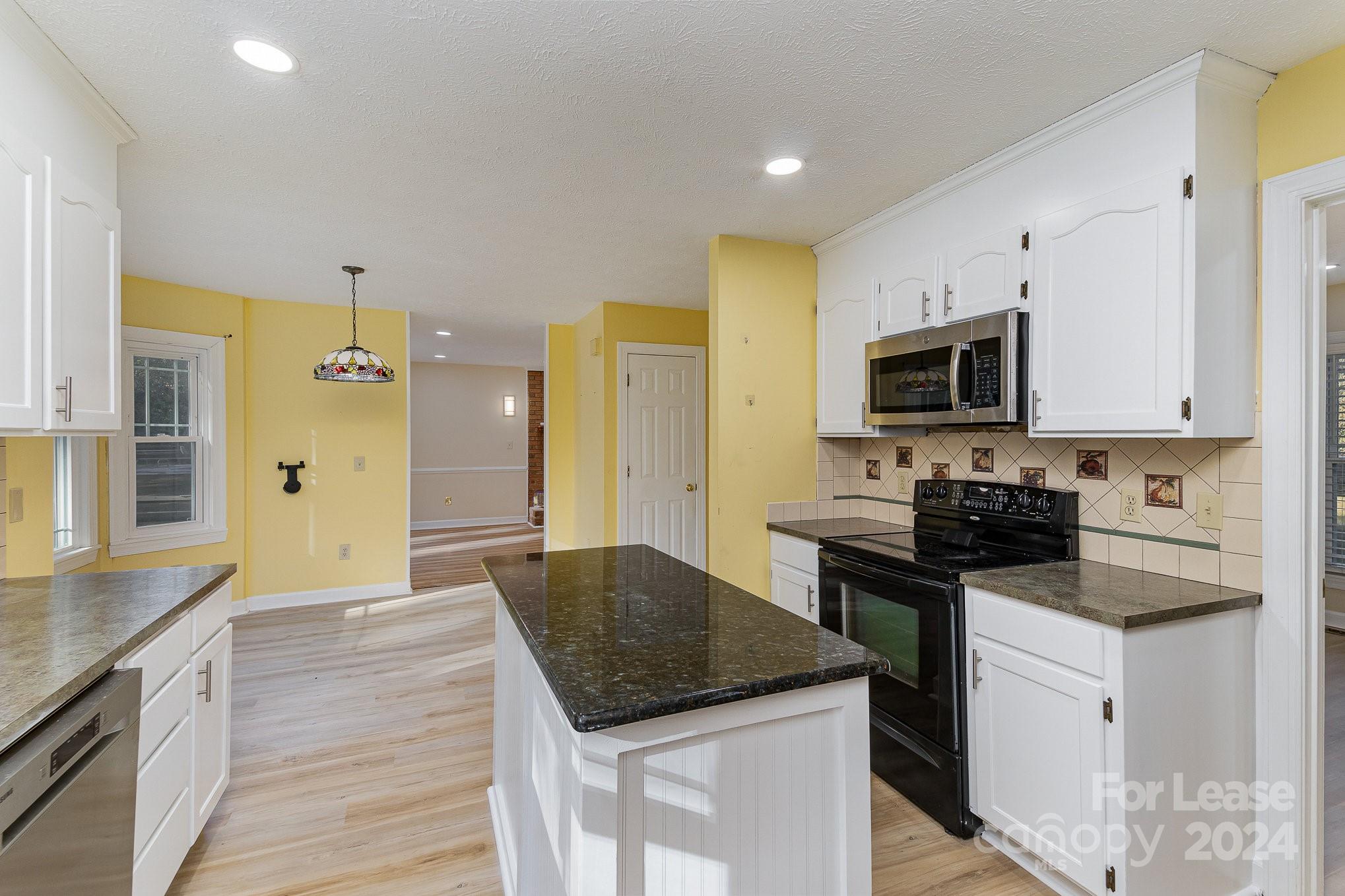 8519 Middleton Circle Property Photo 11