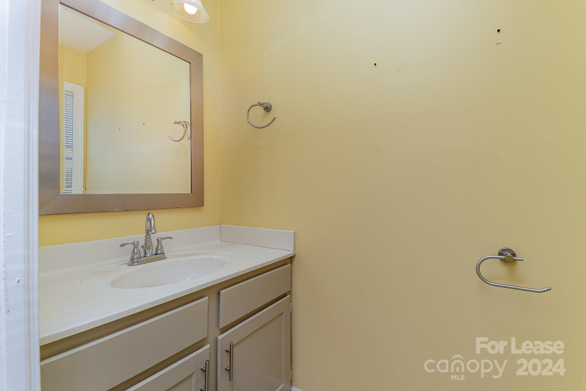 8519 Middleton Circle Property Photo 12
