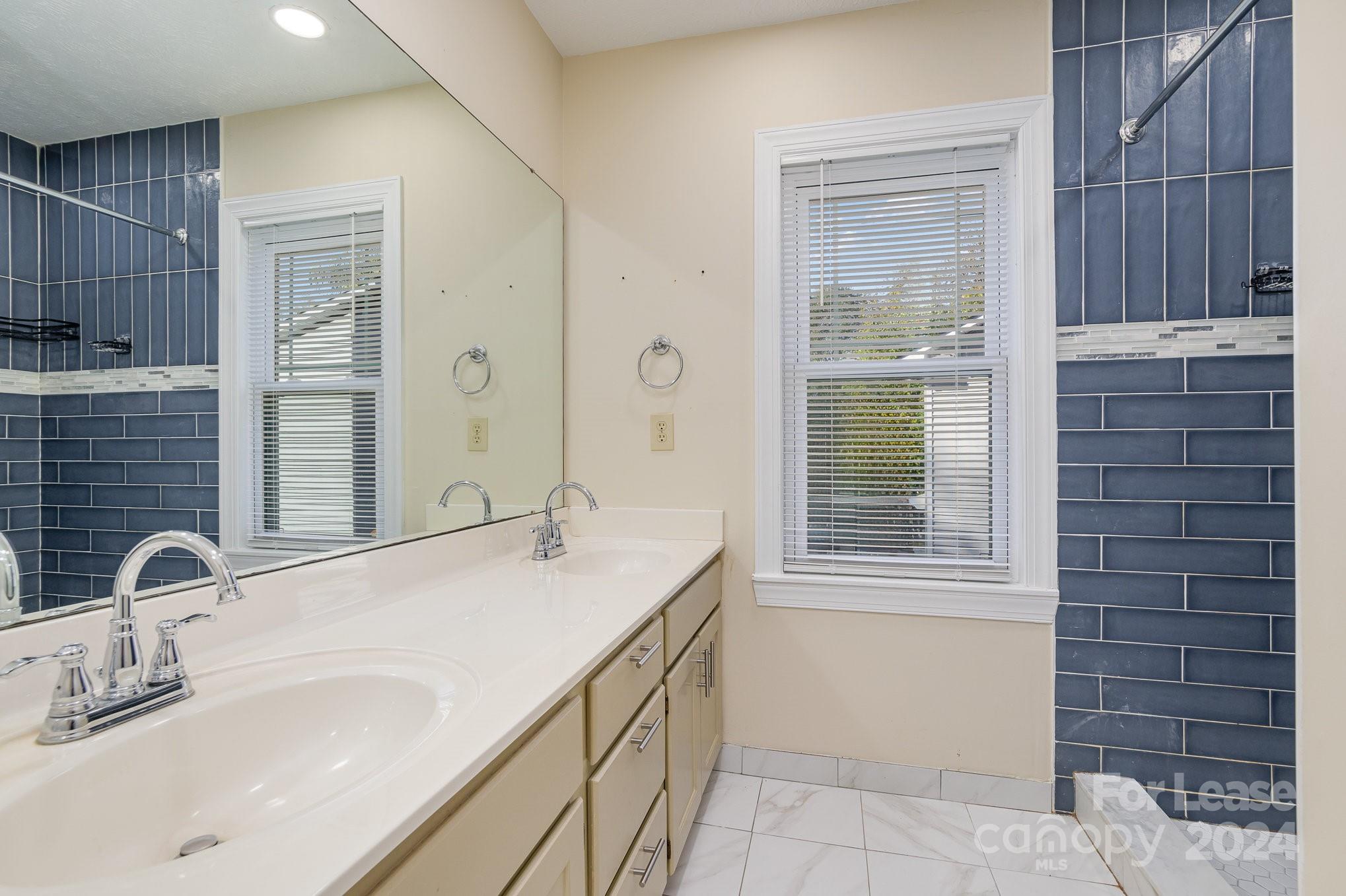 8519 Middleton Circle Property Photo 23