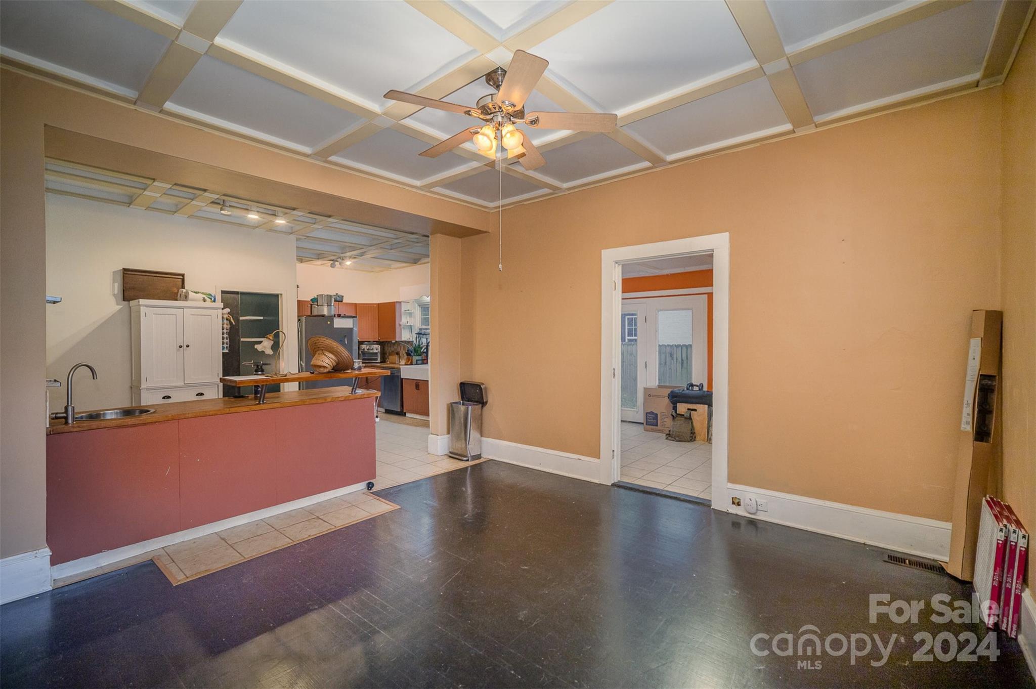 408 W 5th Avenue Property Photo 7