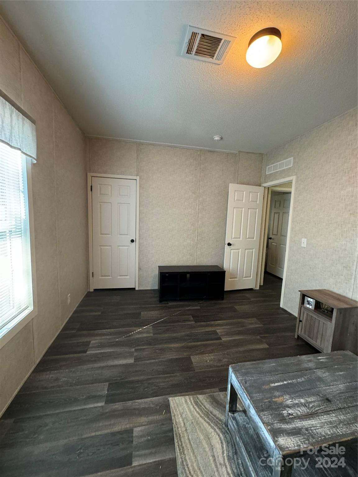 3960 Travellers Road Property Photo 8