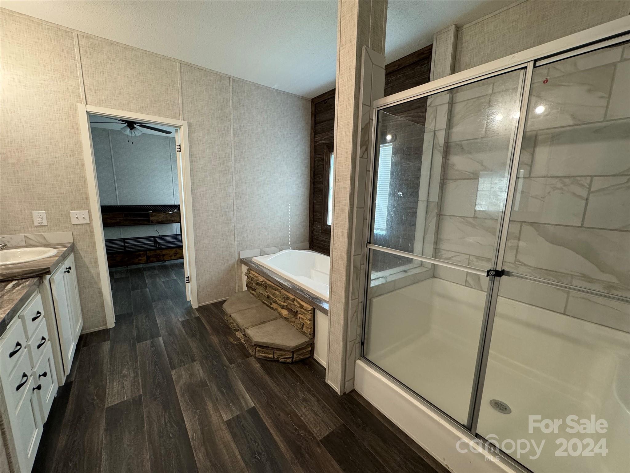 3960 Travellers Road Property Photo 18