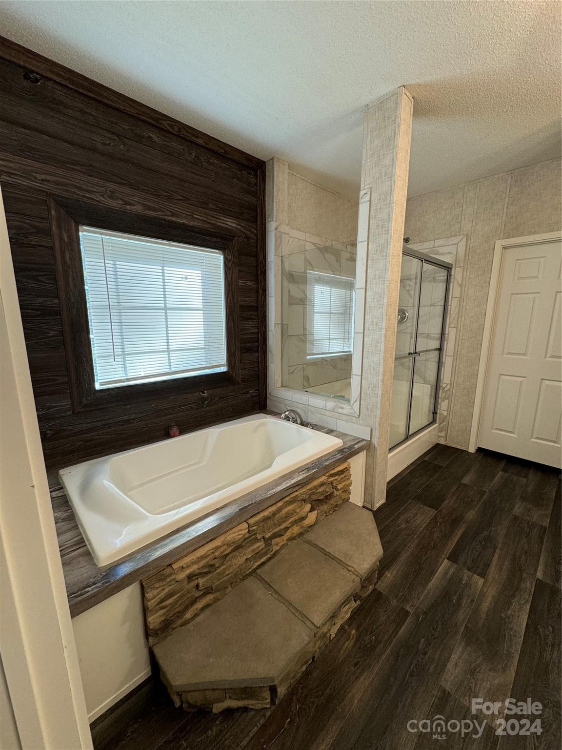 3960 Travellers Road Property Photo 21