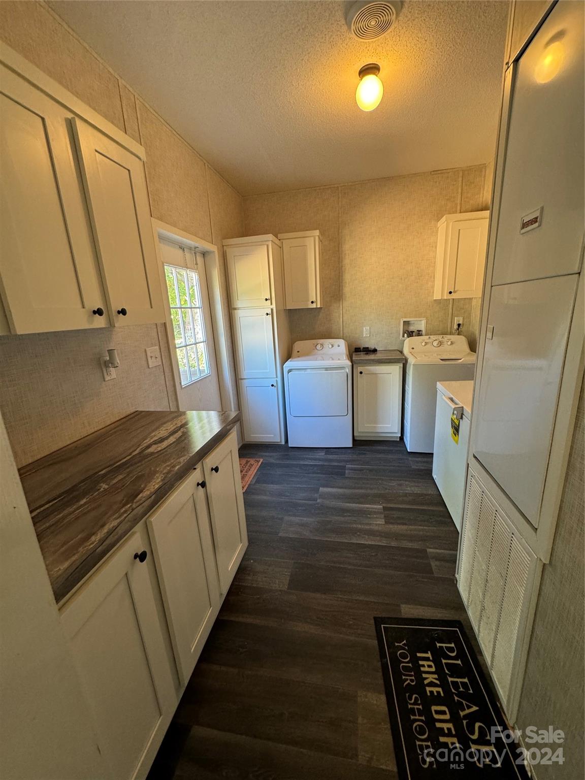 3960 Travellers Road Property Photo 25