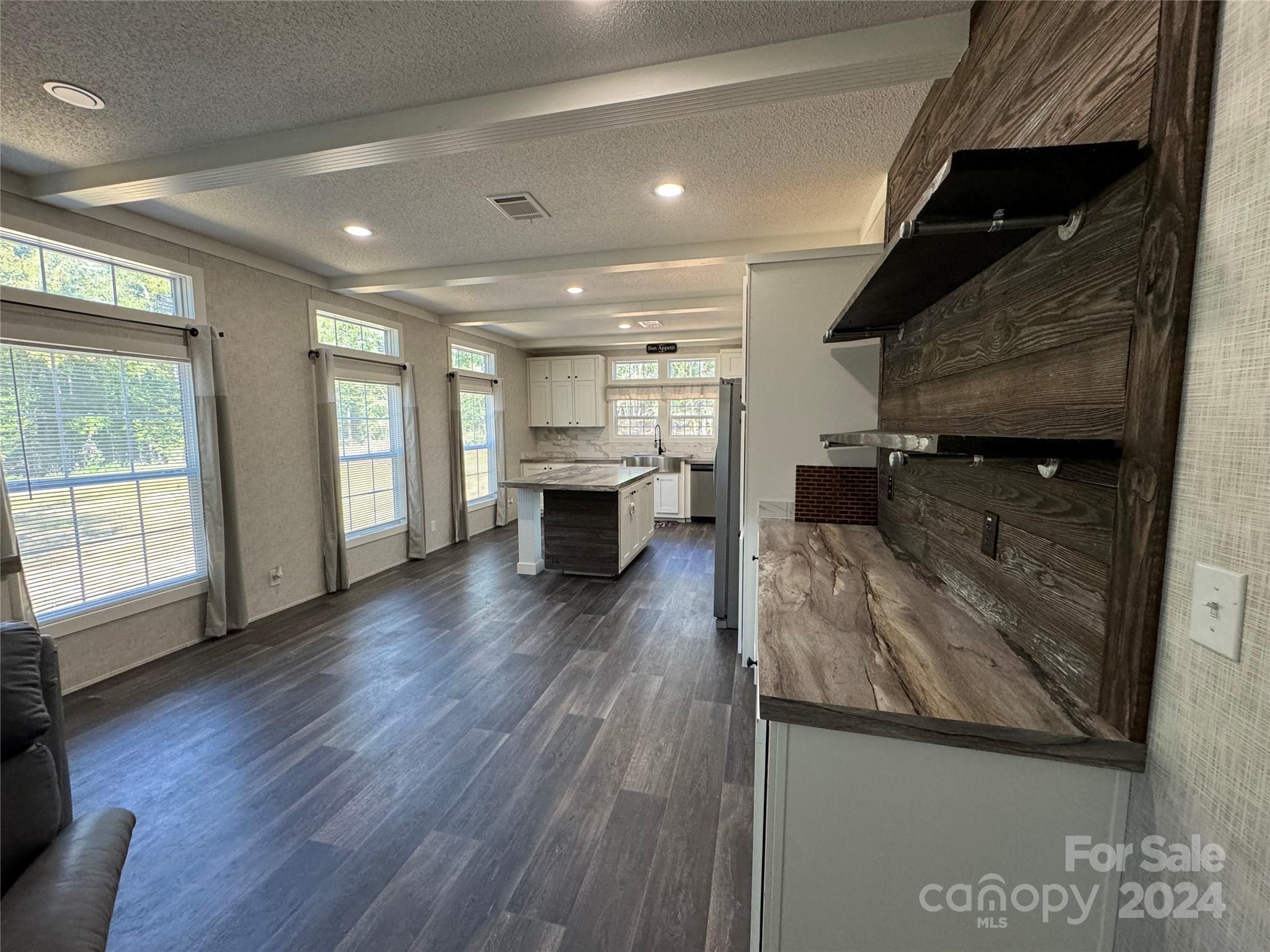 3960 Travellers Road Property Photo 29