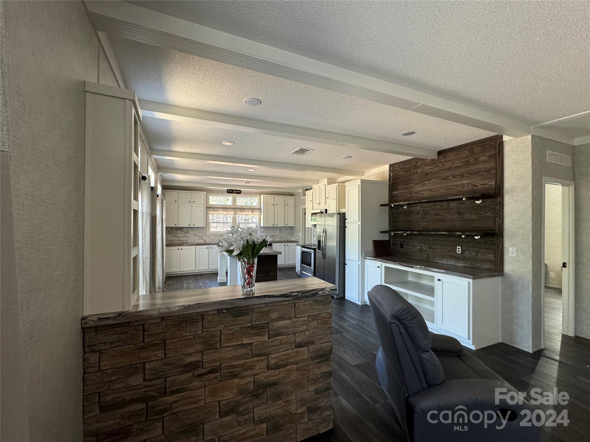 3960 Travellers Road Property Photo 31