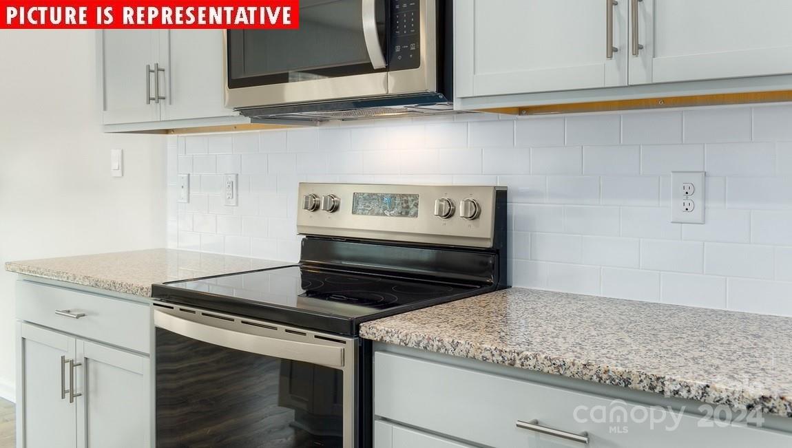 3885 Cullen Meadows Drive Property Photo 8