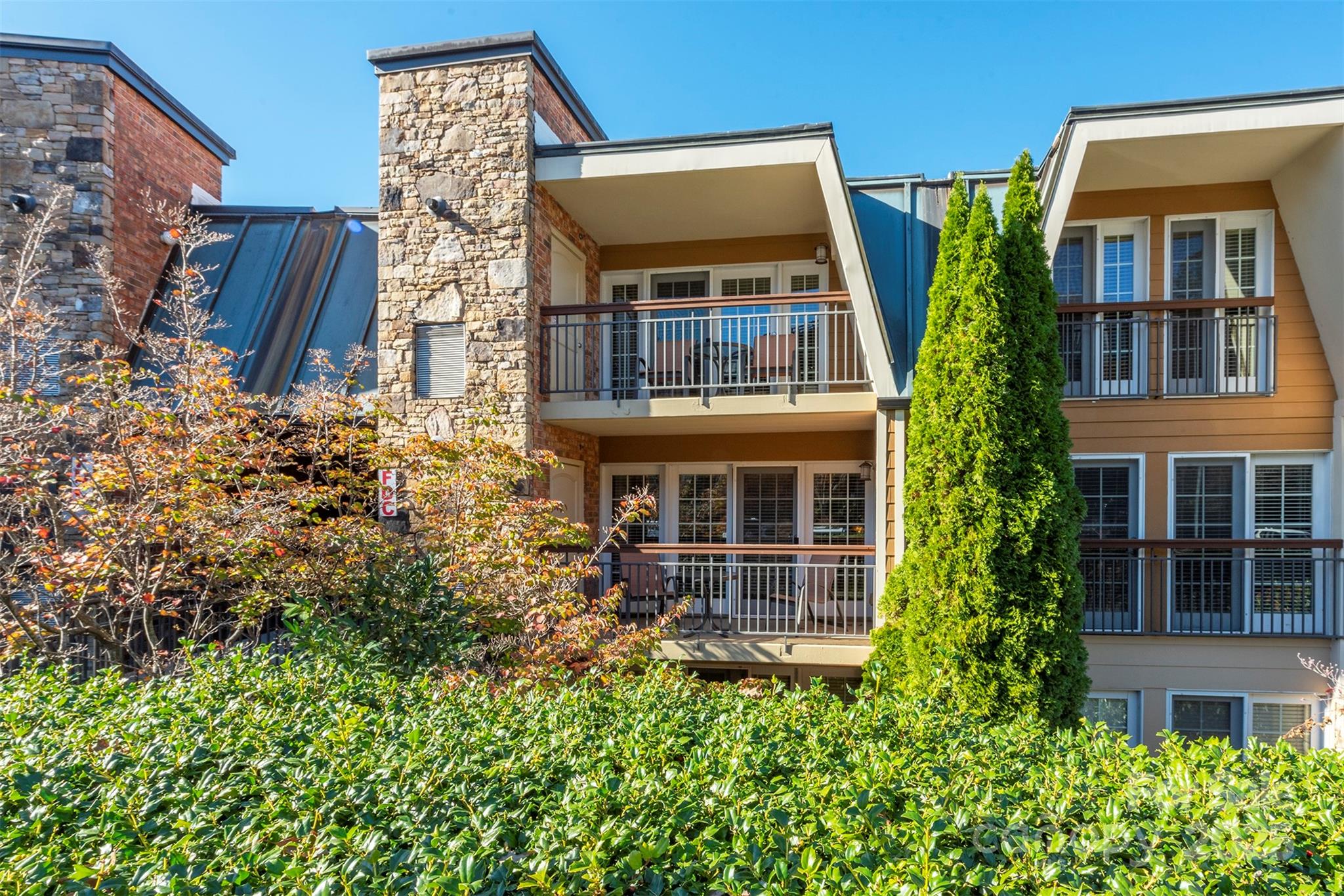 303 Bowling Park Road Property Photo 2