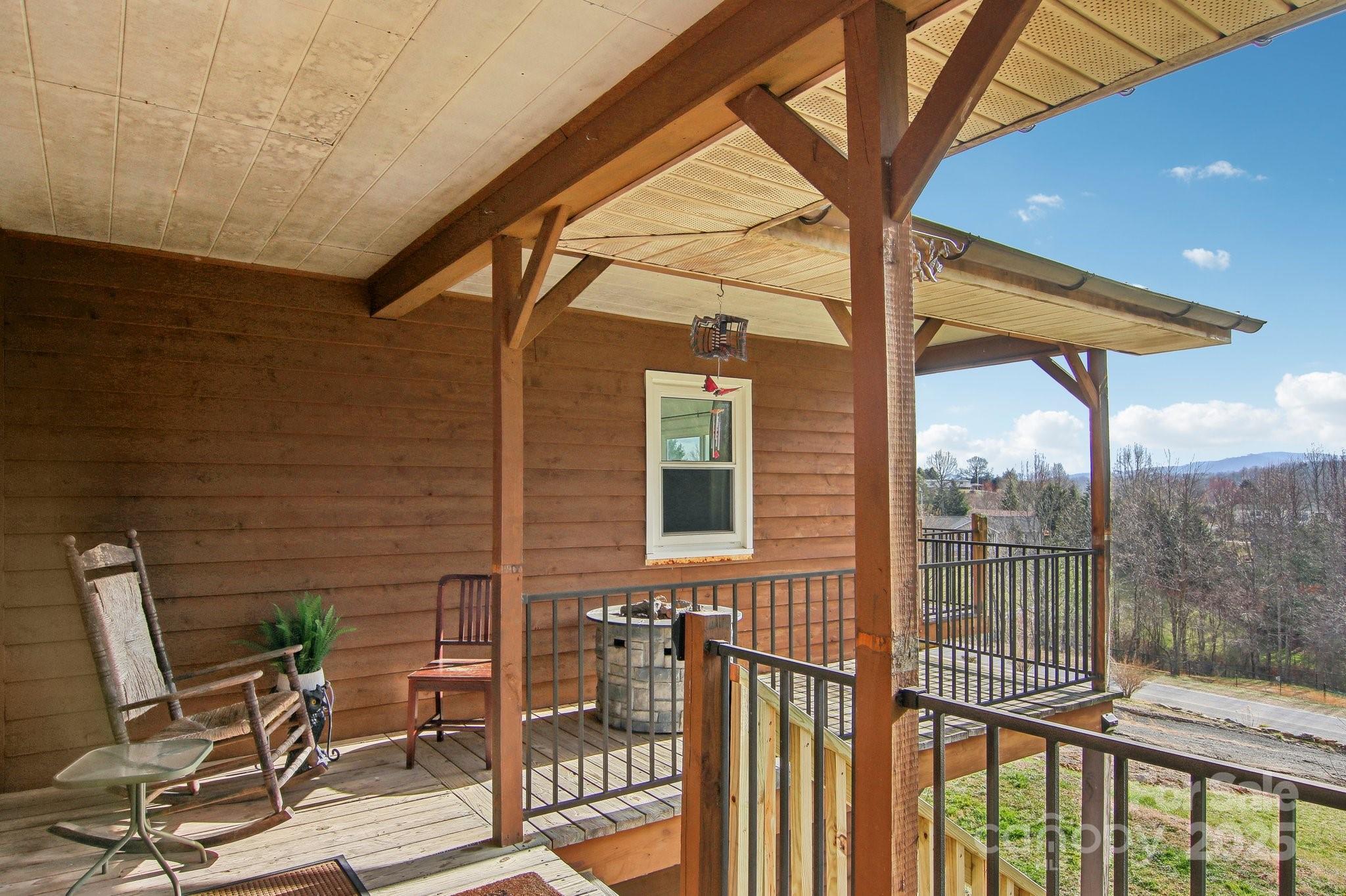 901 Jackson Loop Road Property Photo