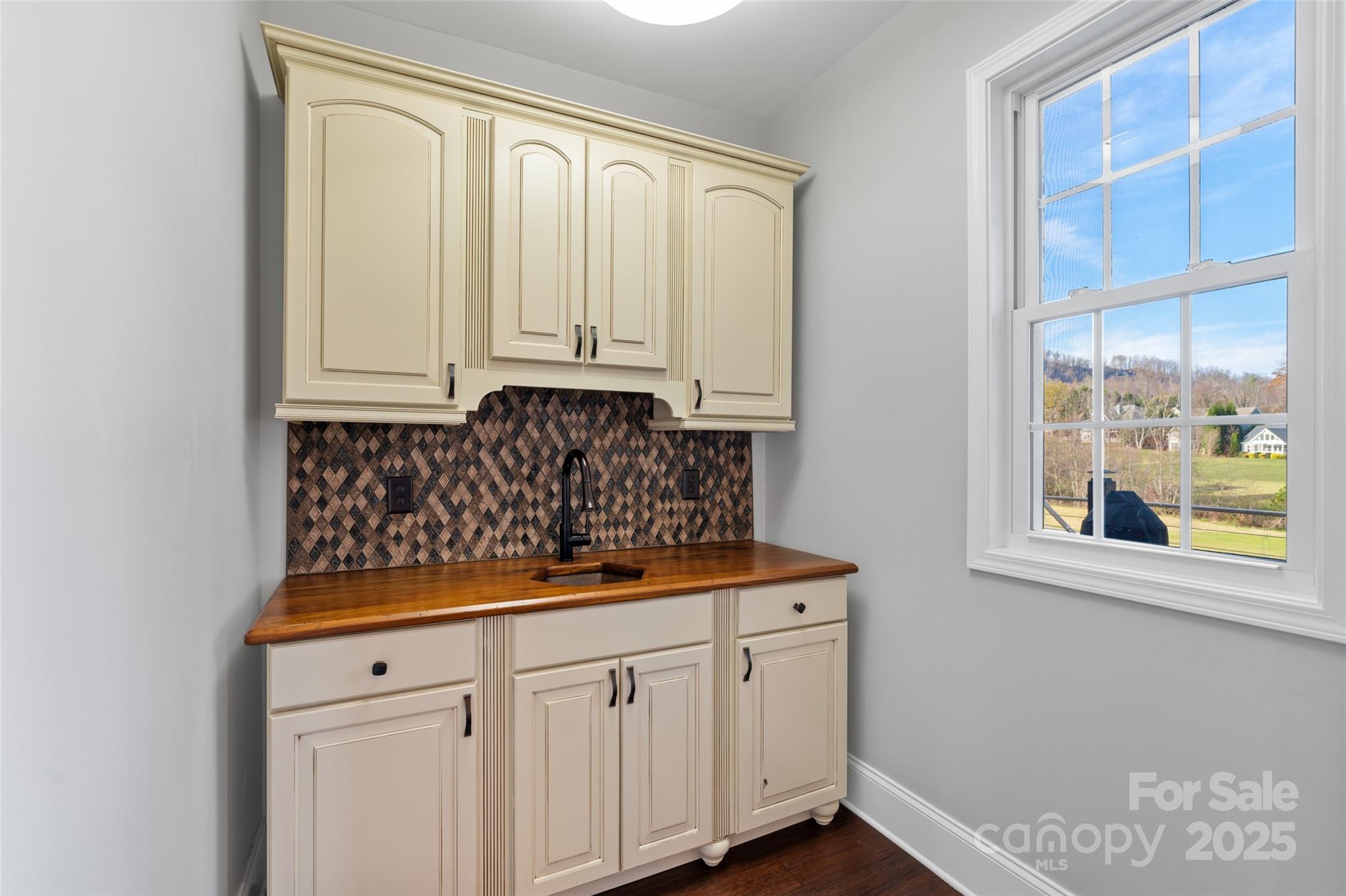 160 Fairway Falls Road Property Photo 16