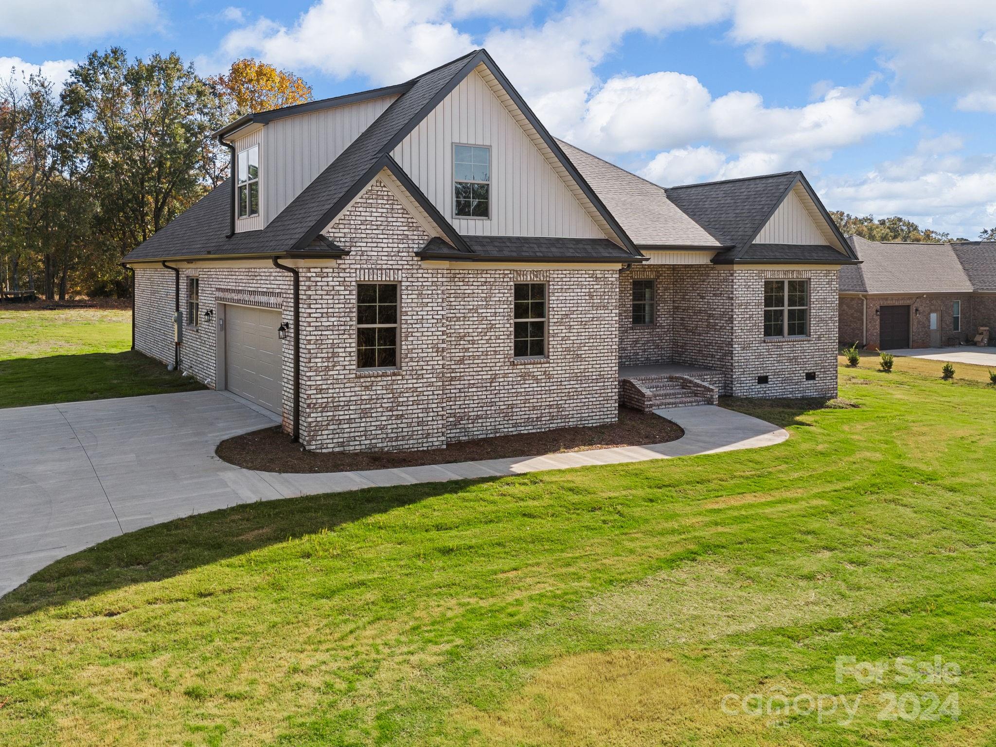 291 Robbins Road Property Photo 3