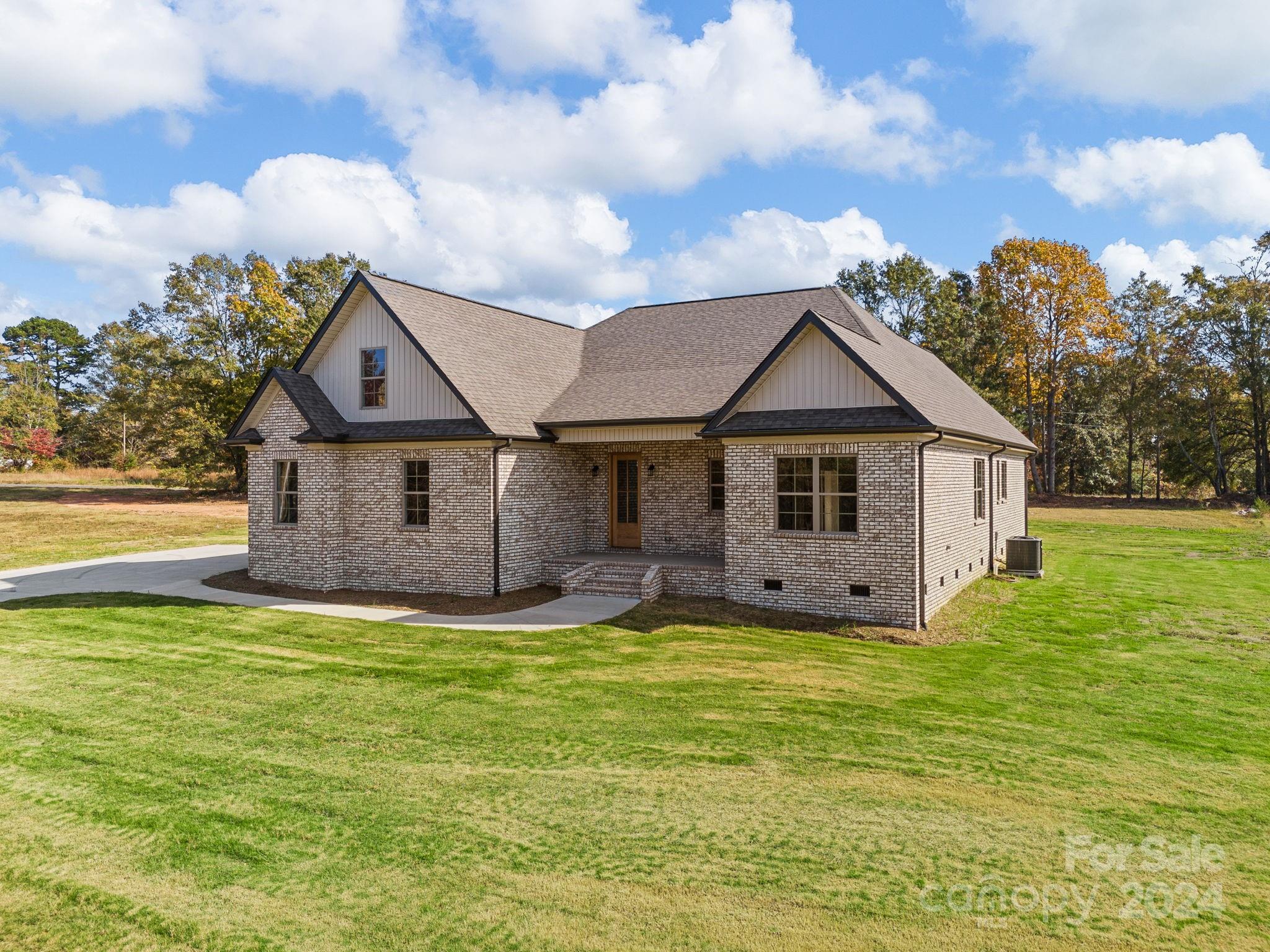 291 Robbins Road Property Photo 4