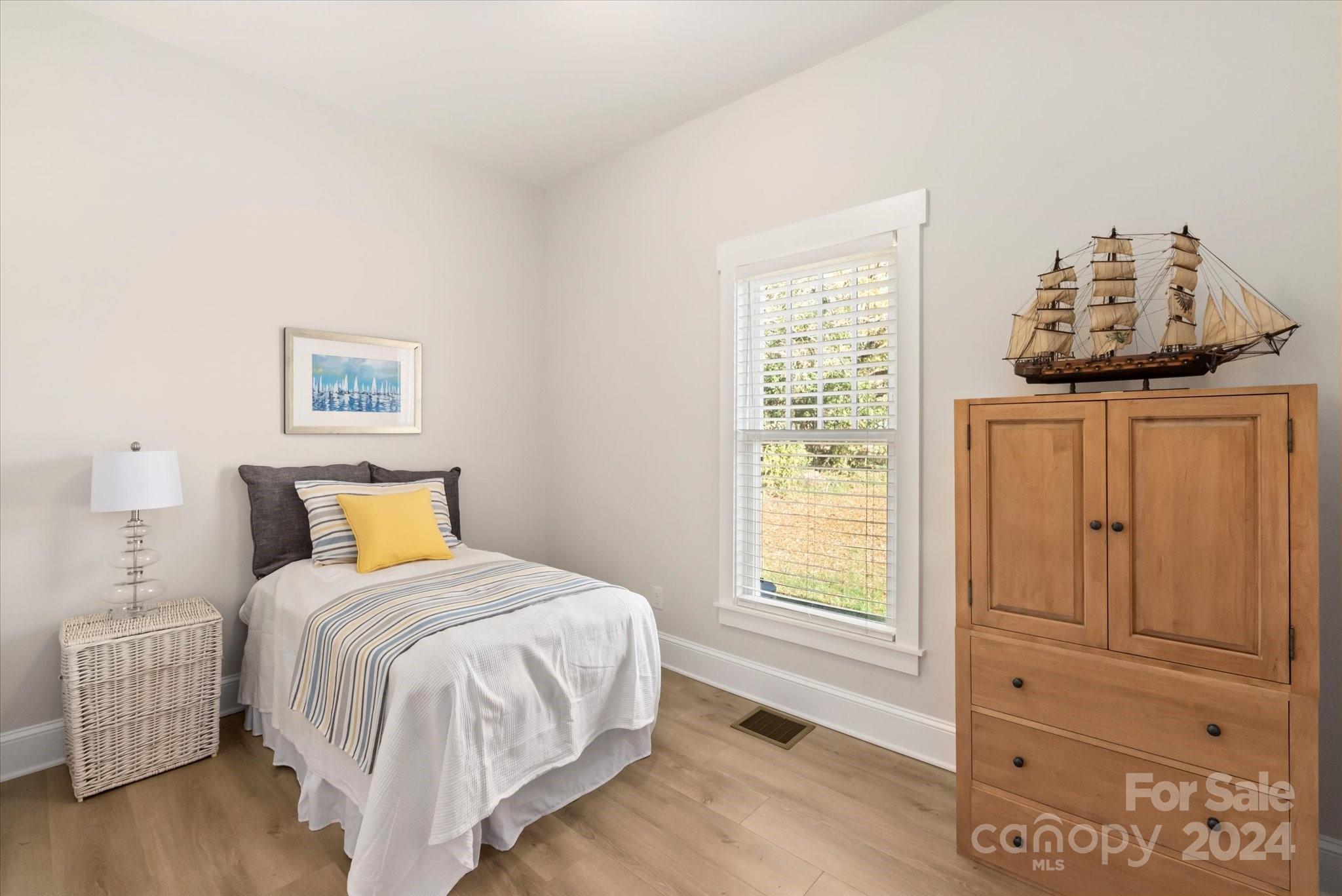 1721 Pegram Street Property Photo 10