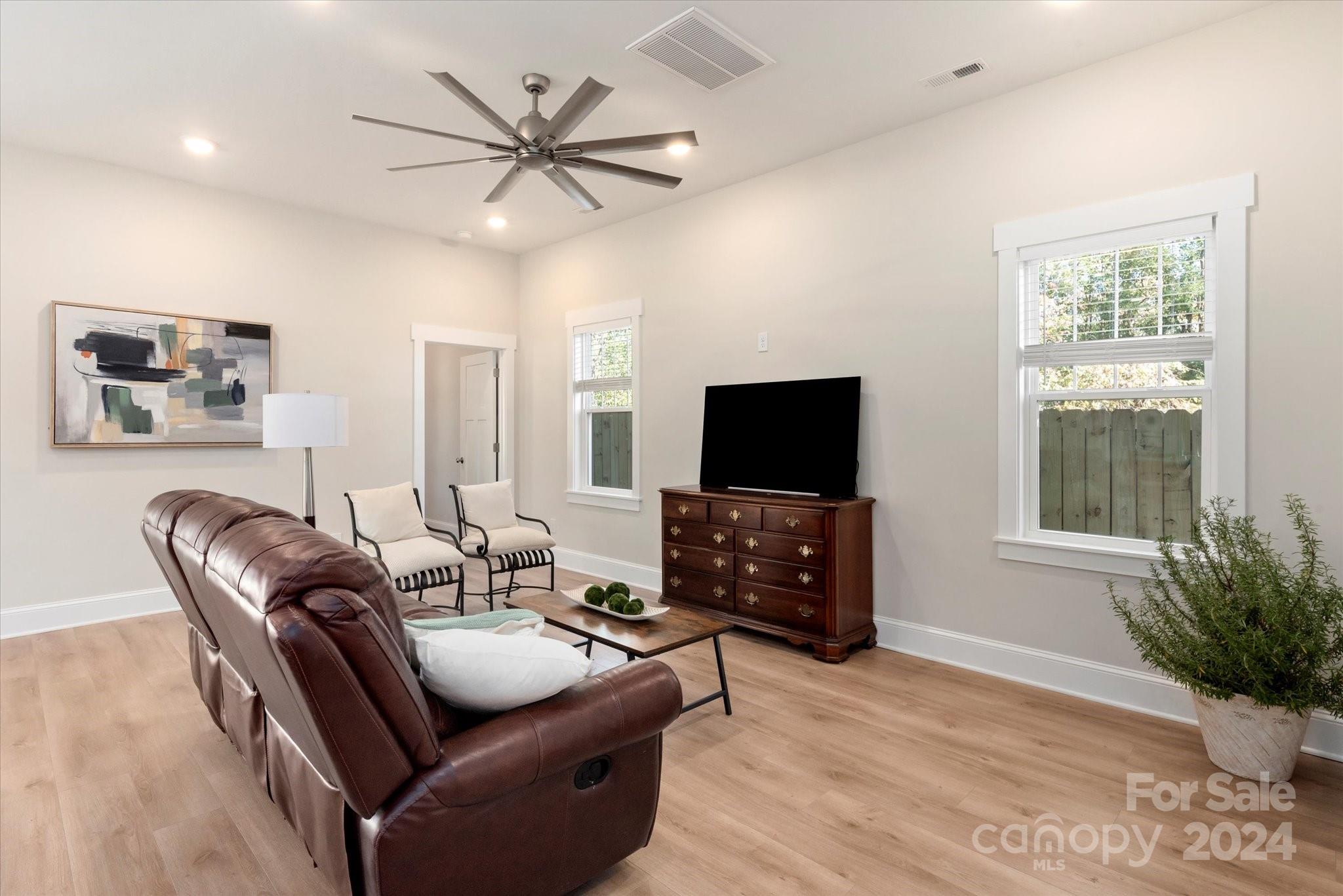 1721 Pegram Street Property Photo 31