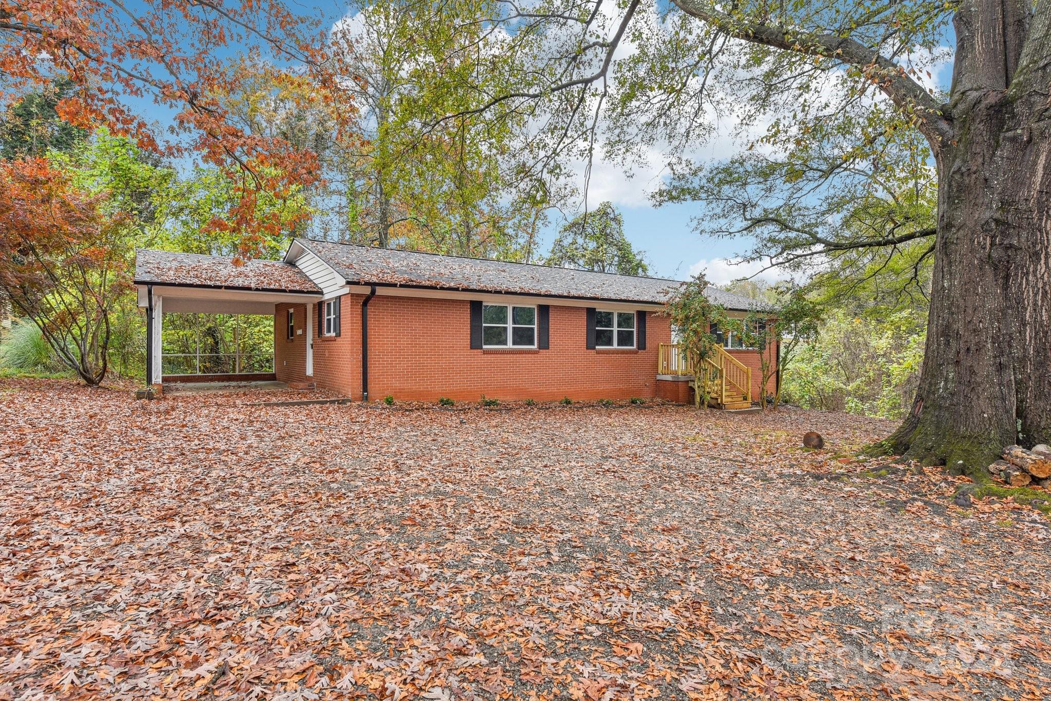 530 11th Street Place Property Photo 3