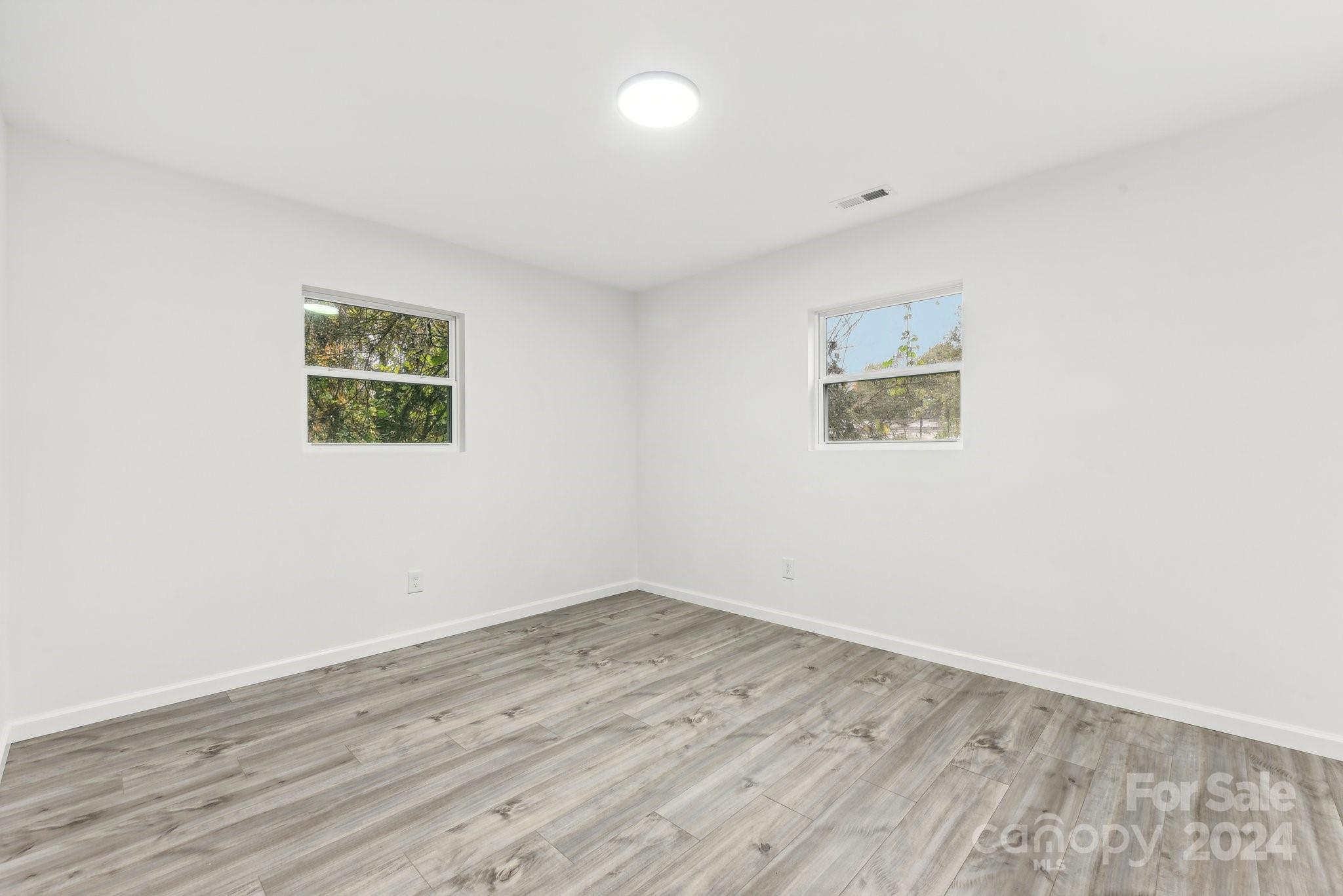 530 11th Street Place Property Photo 16