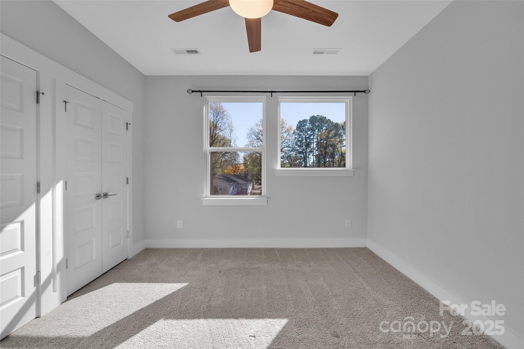 582 West End Drive Property Photo 9