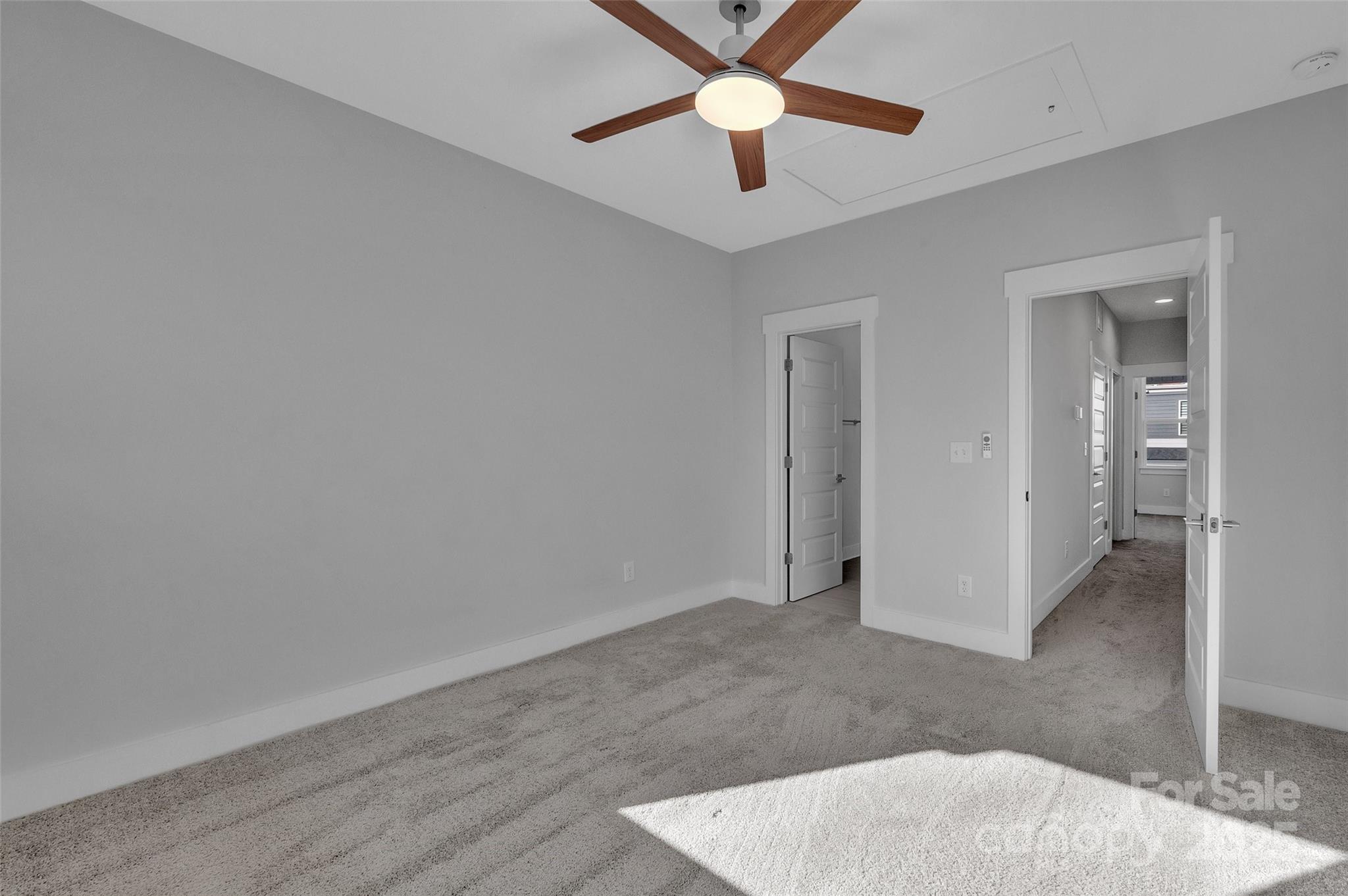 582 West End Drive Property Photo 10