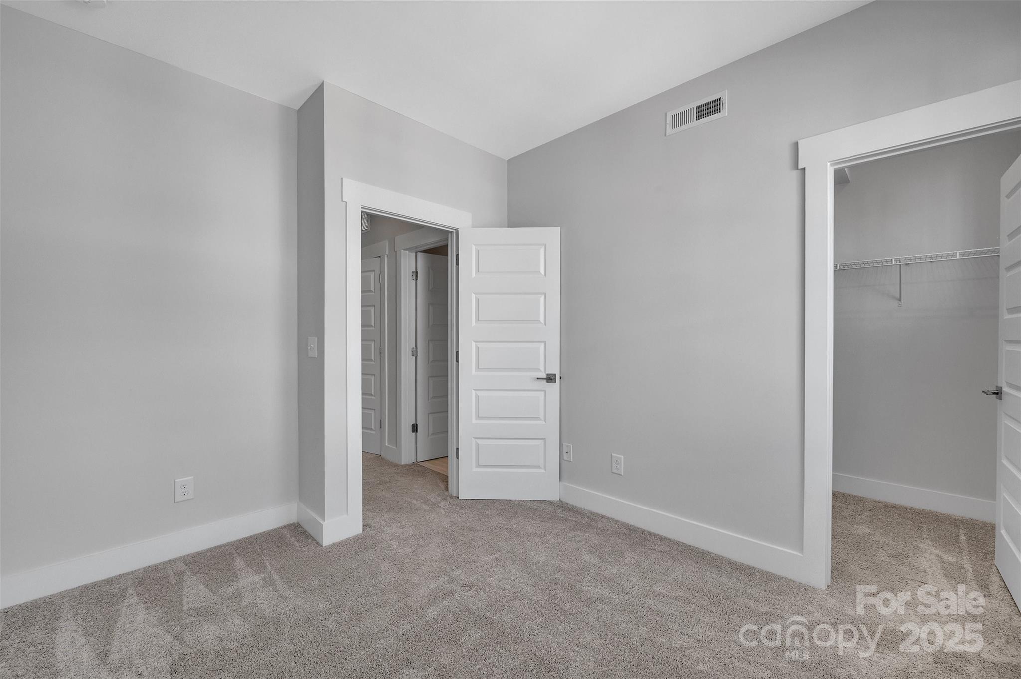582 West End Drive Property Photo 13