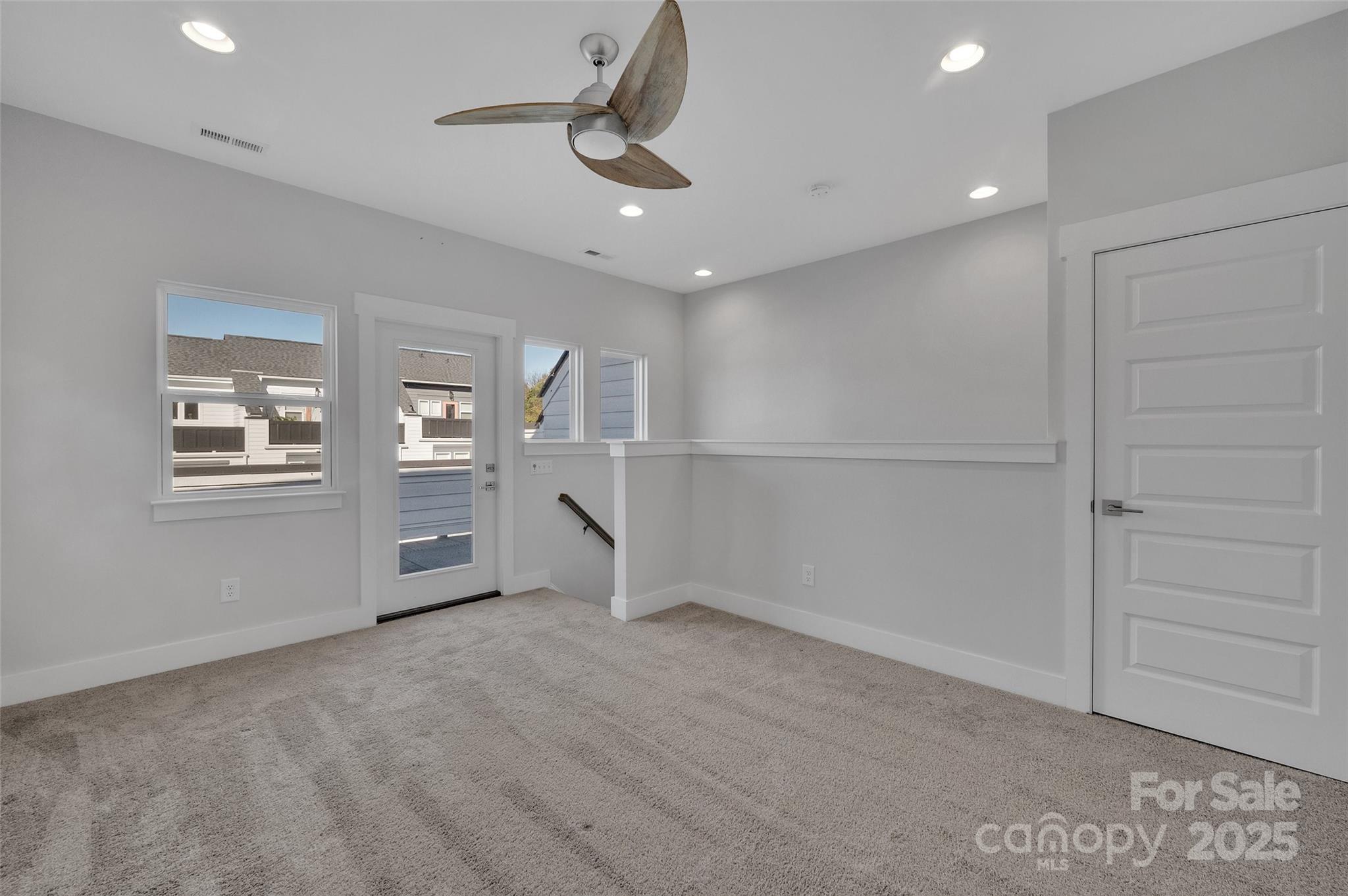 582 West End Drive Property Photo 16