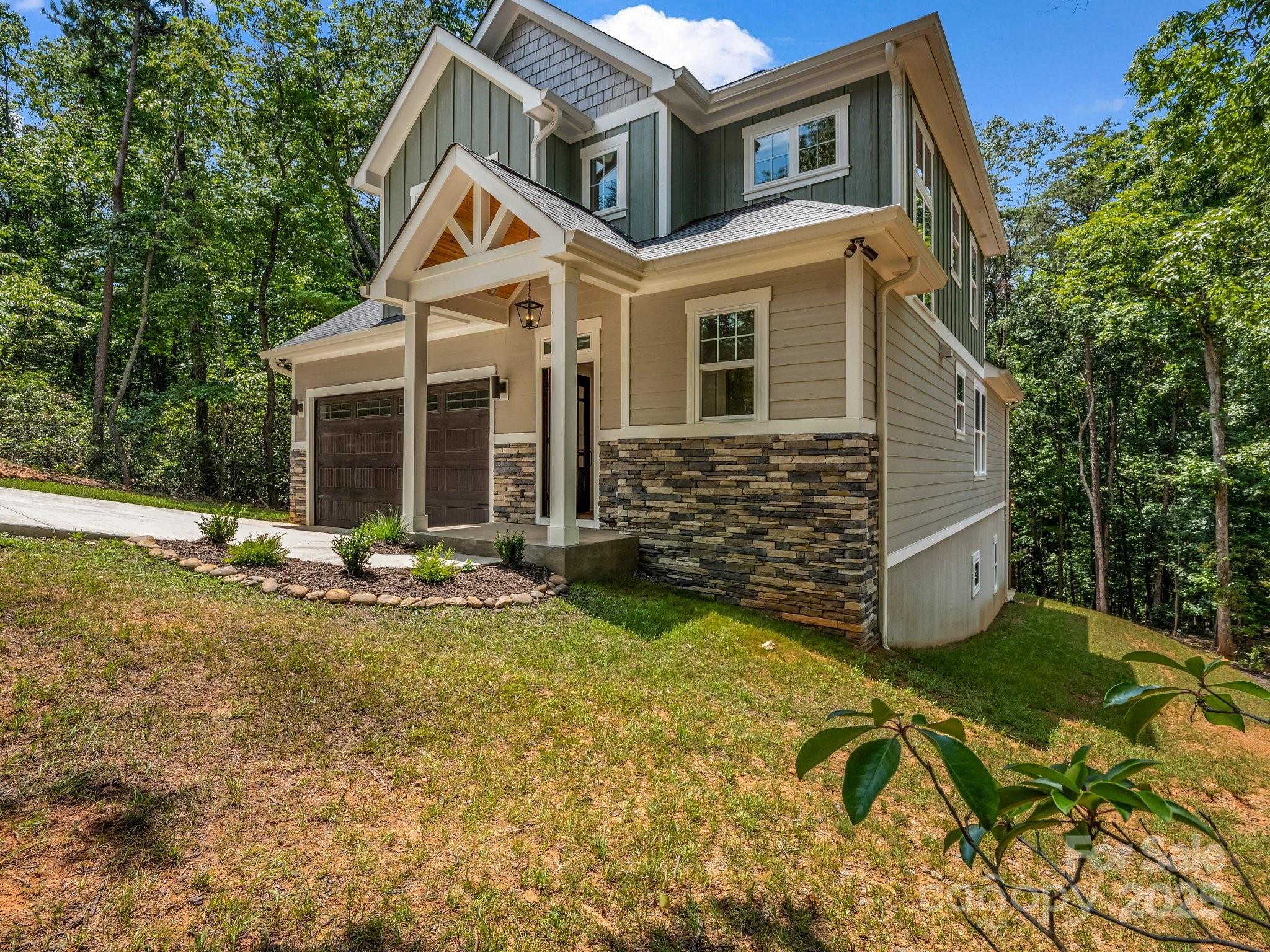 492 Mountain View Drive Property Photo 2