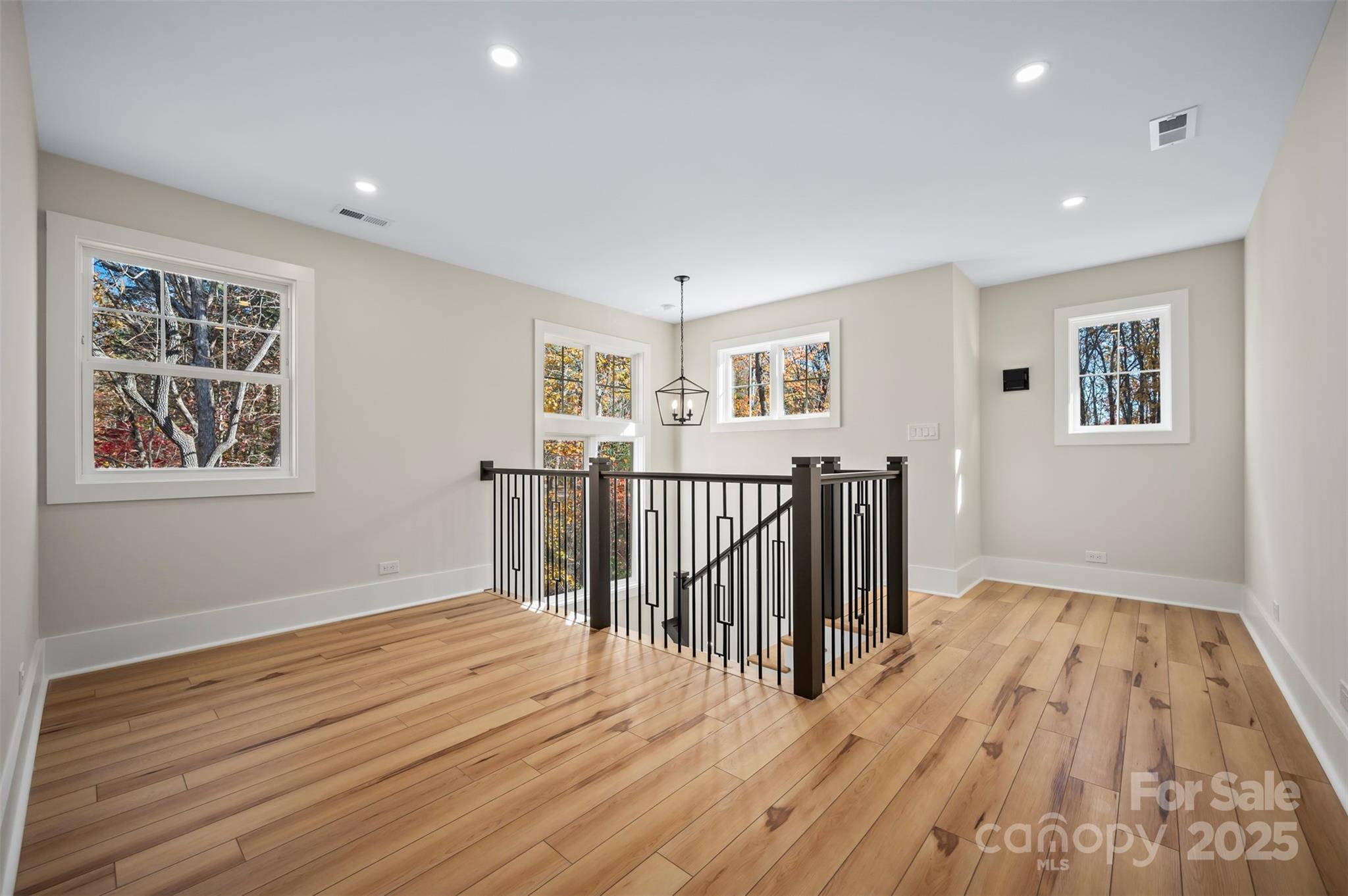 492 Mountain View Drive Property Photo 22