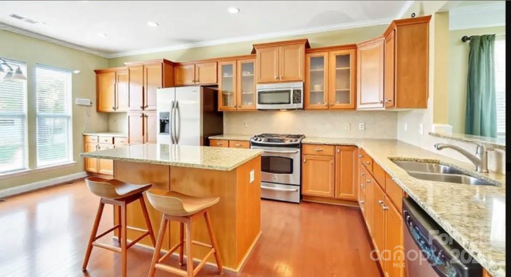 2221 Hartwell Lane Property Photo 3
