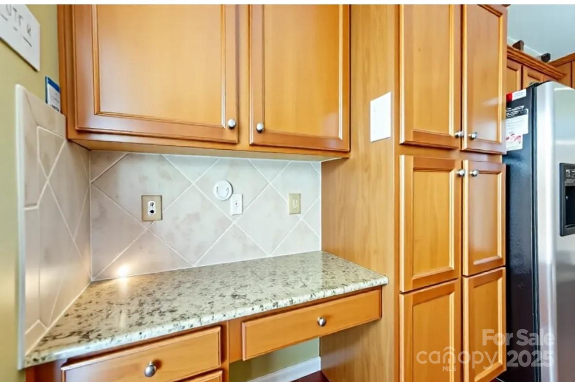 2221 Hartwell Lane Property Photo 6