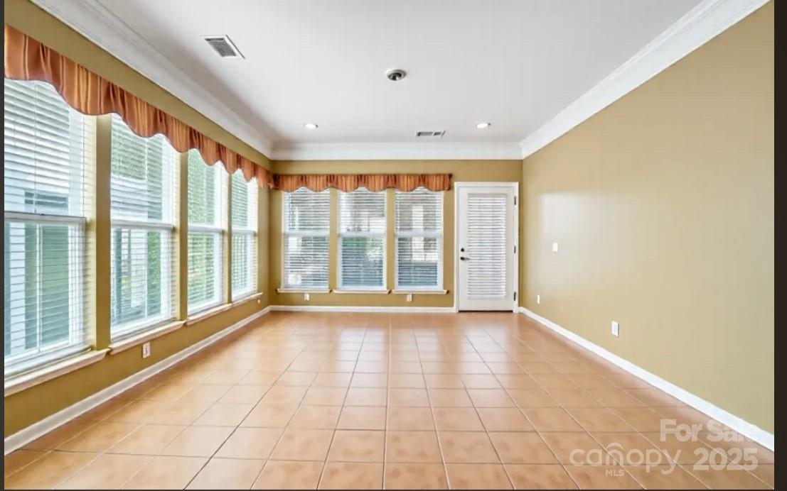 2221 Hartwell Lane Property Photo 12