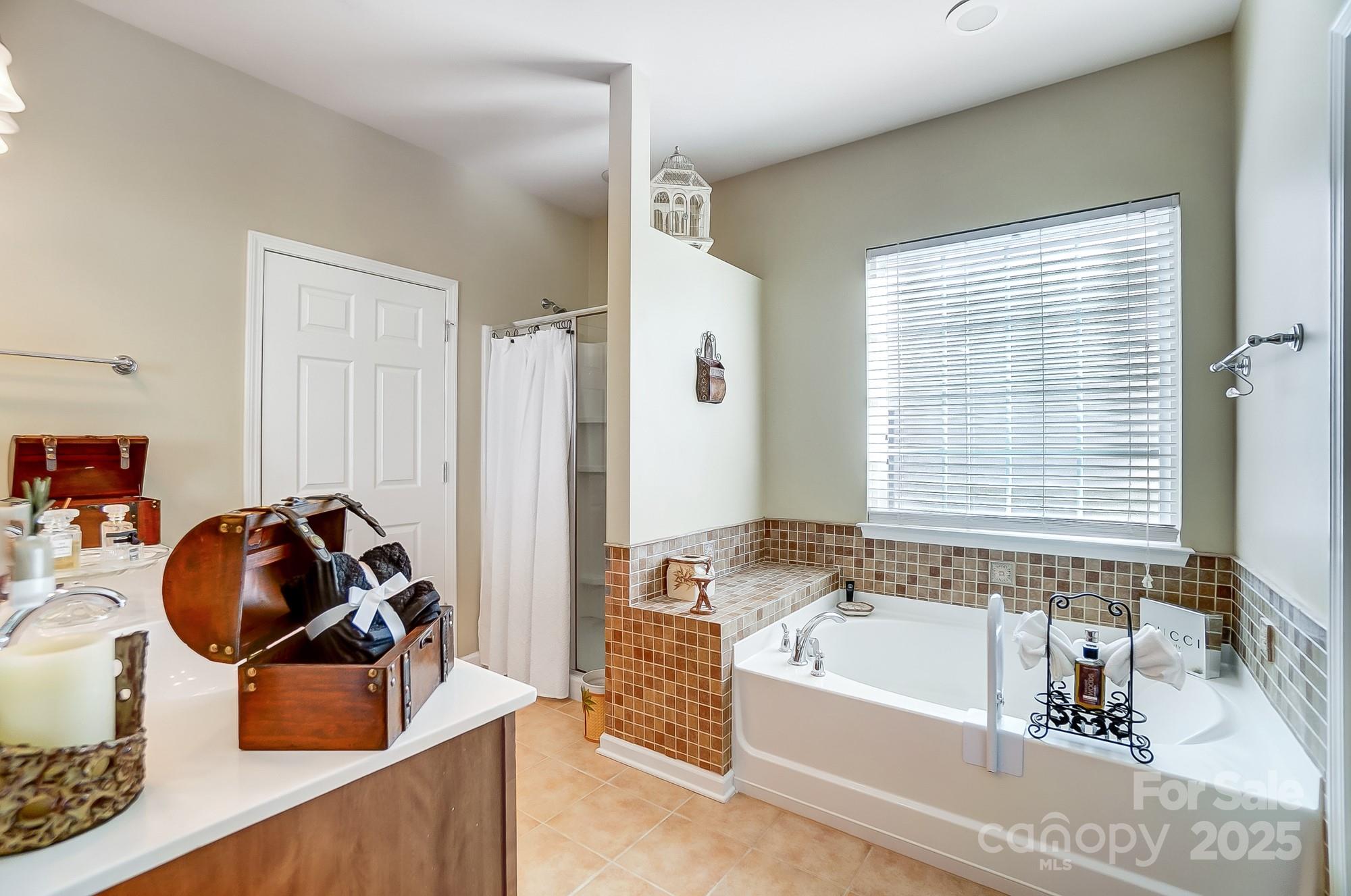 2221 Hartwell Lane Property Photo 16