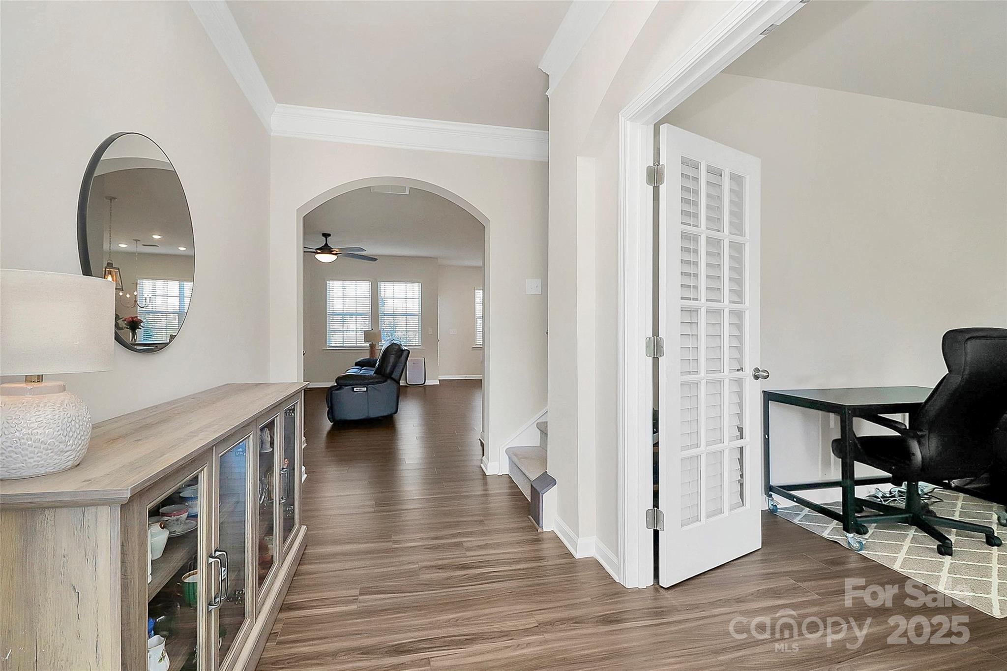 913 Deep River Way Property Photo 2