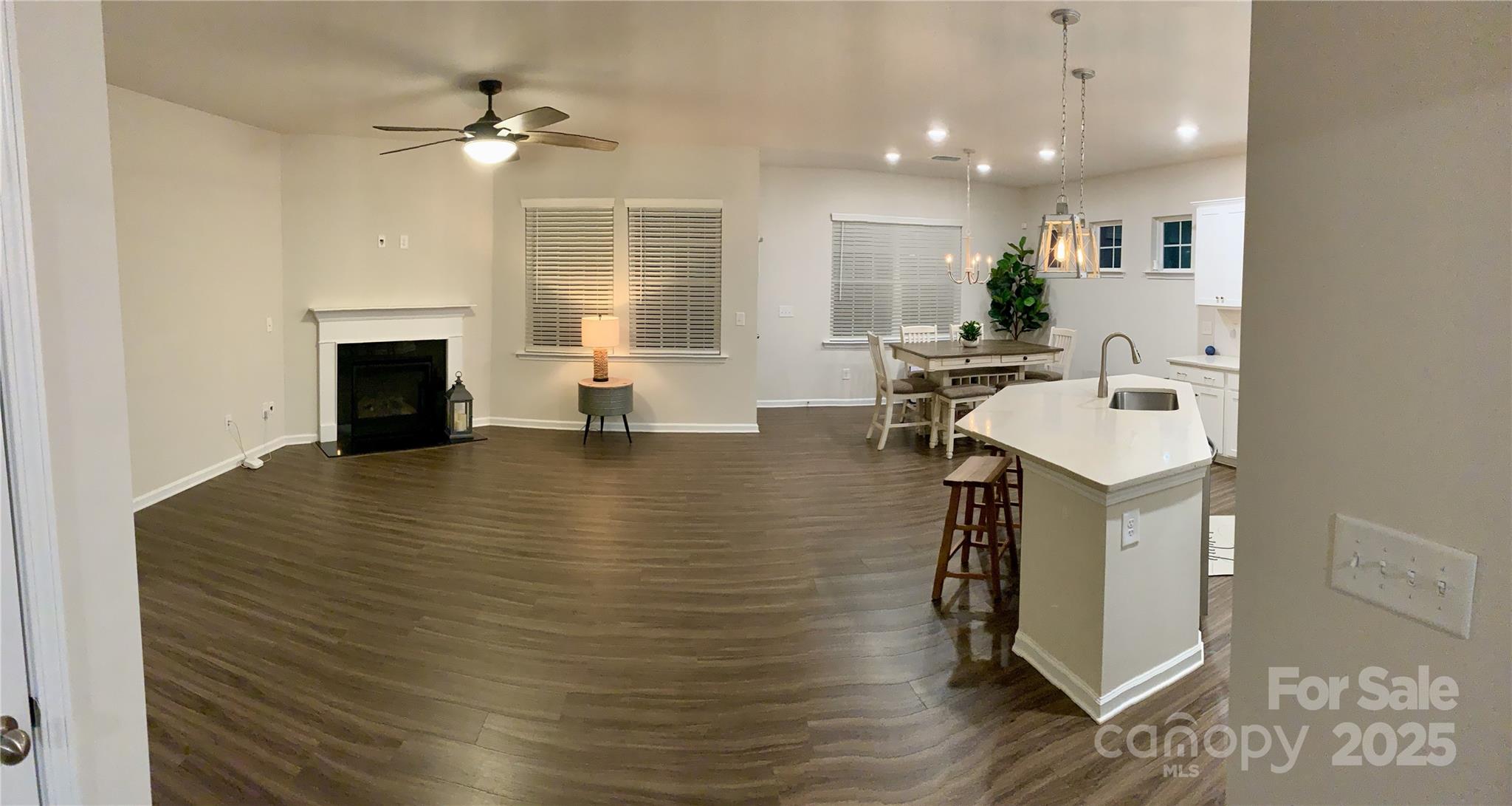 913 Deep River Way Property Photo 10