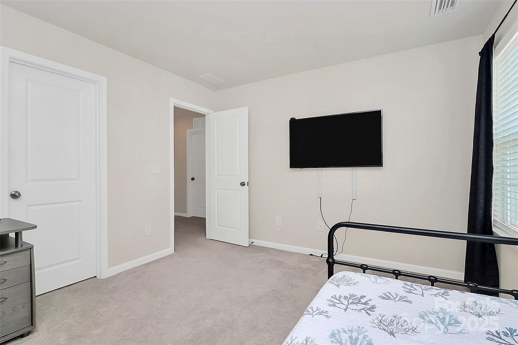 913 Deep River Way Property Photo 26