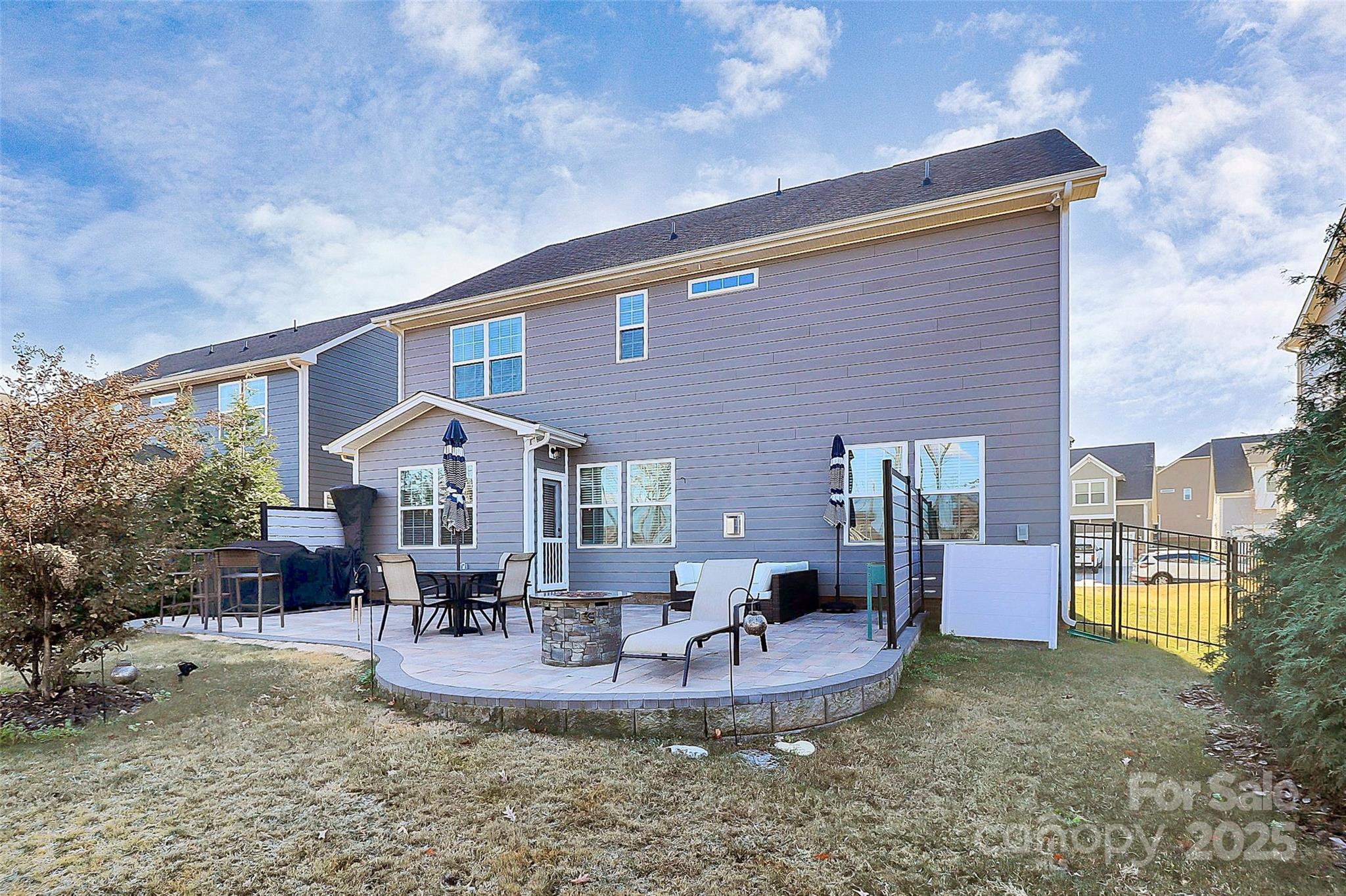 913 Deep River Way Property Photo 34