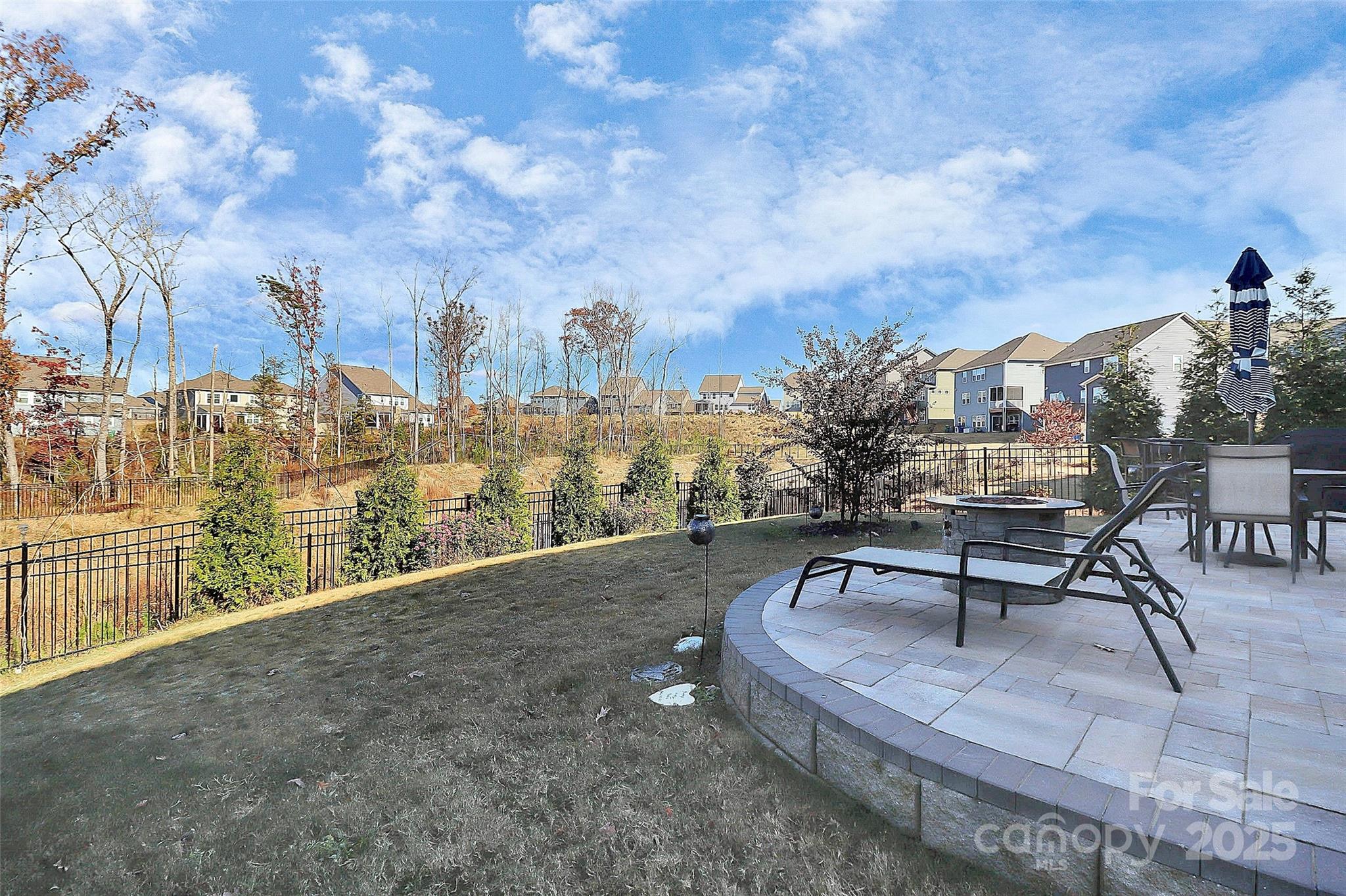 913 Deep River Way Property Photo 35
