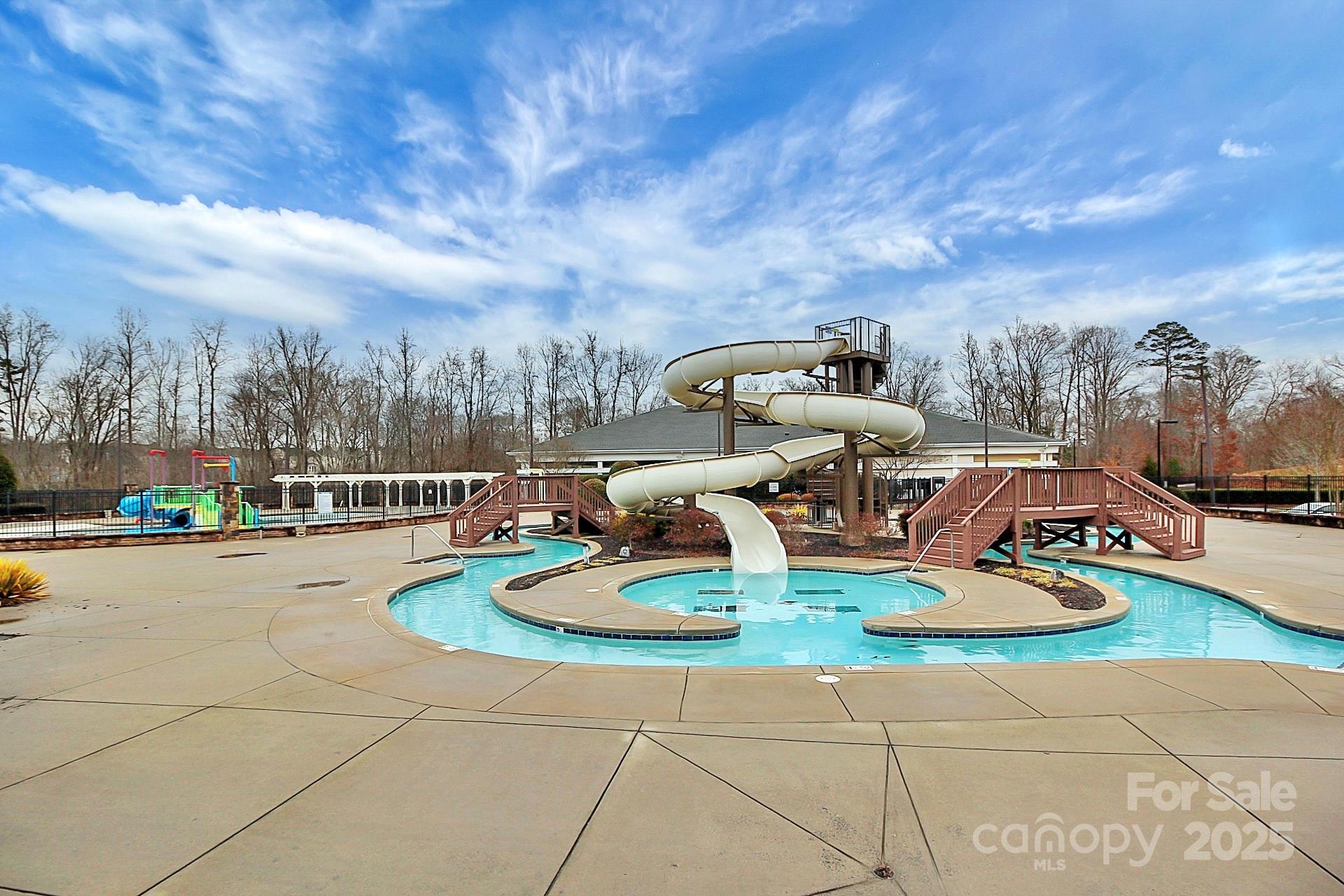 913 Deep River Way Property Photo 44