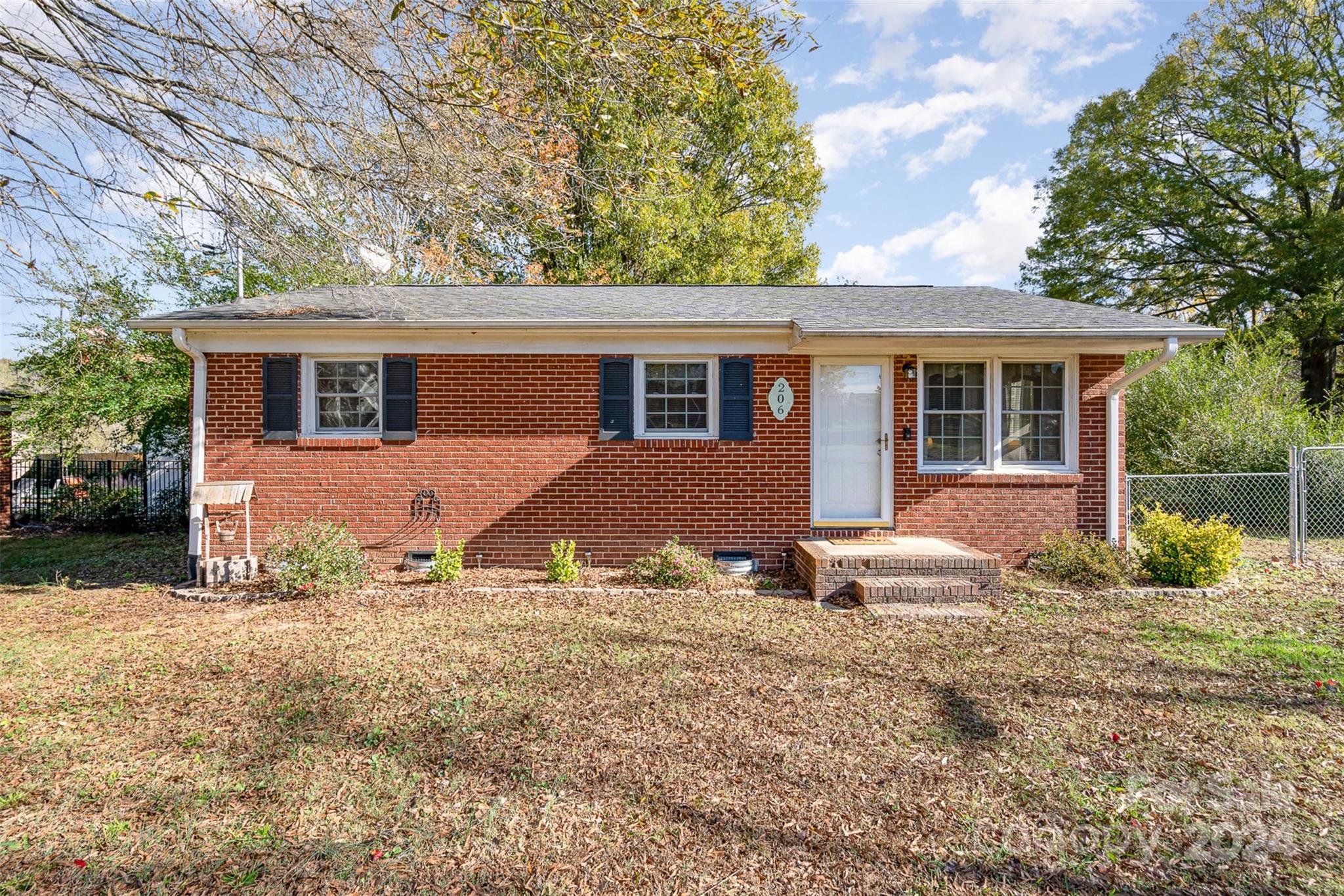 206 Winona Avenue Property Photo 2