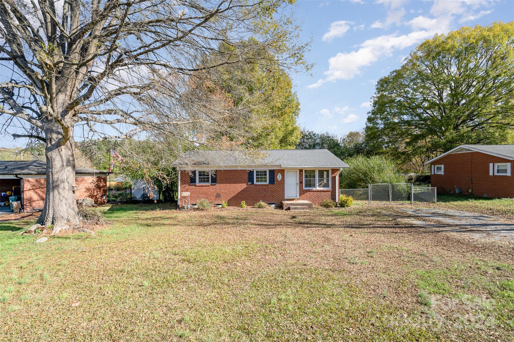 206 Winona Avenue Property Photo 3