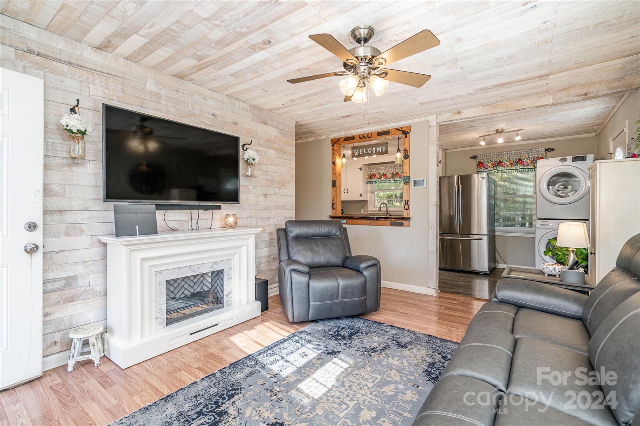 206 Winona Avenue Property Photo 6